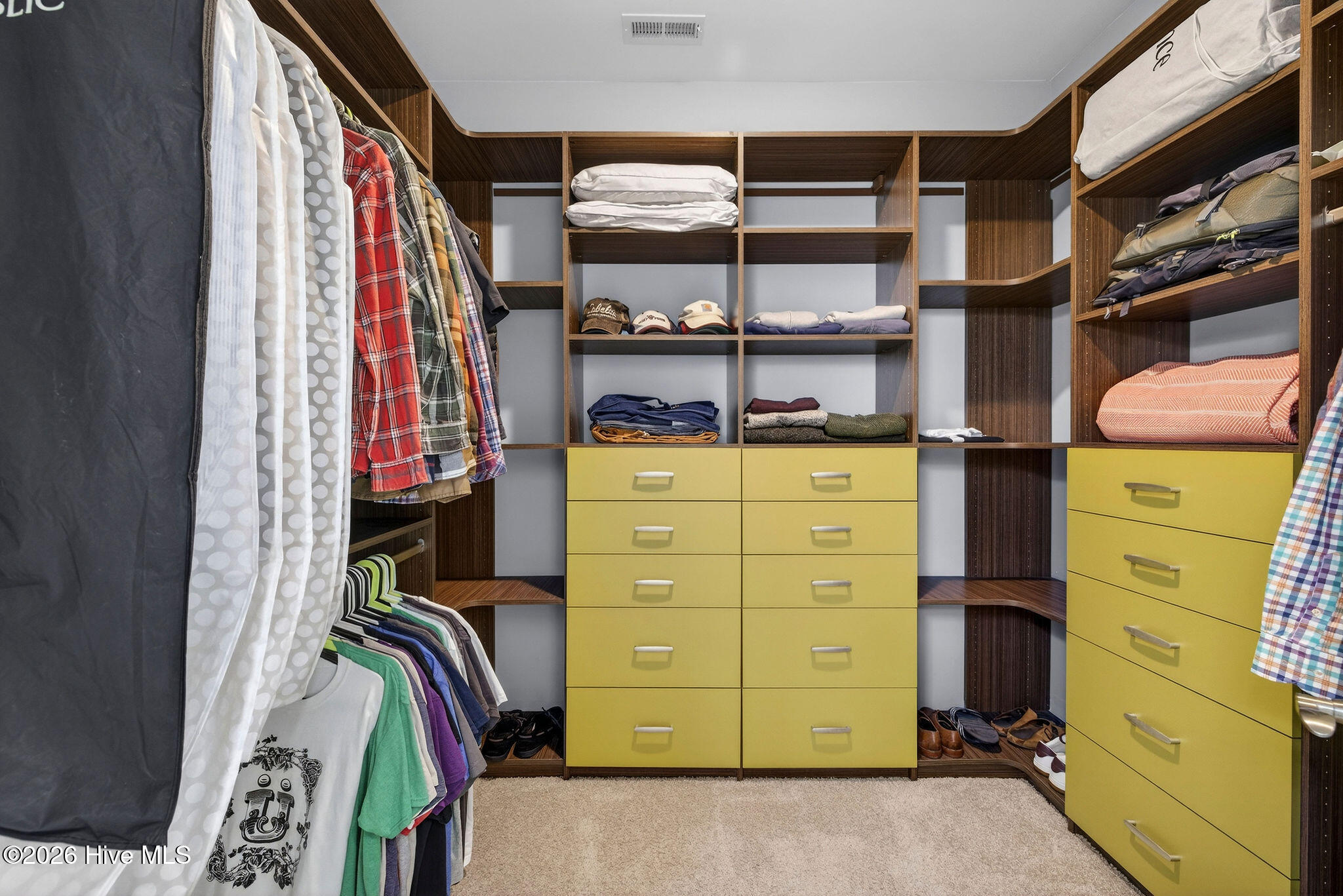 100557170 | Photo 39