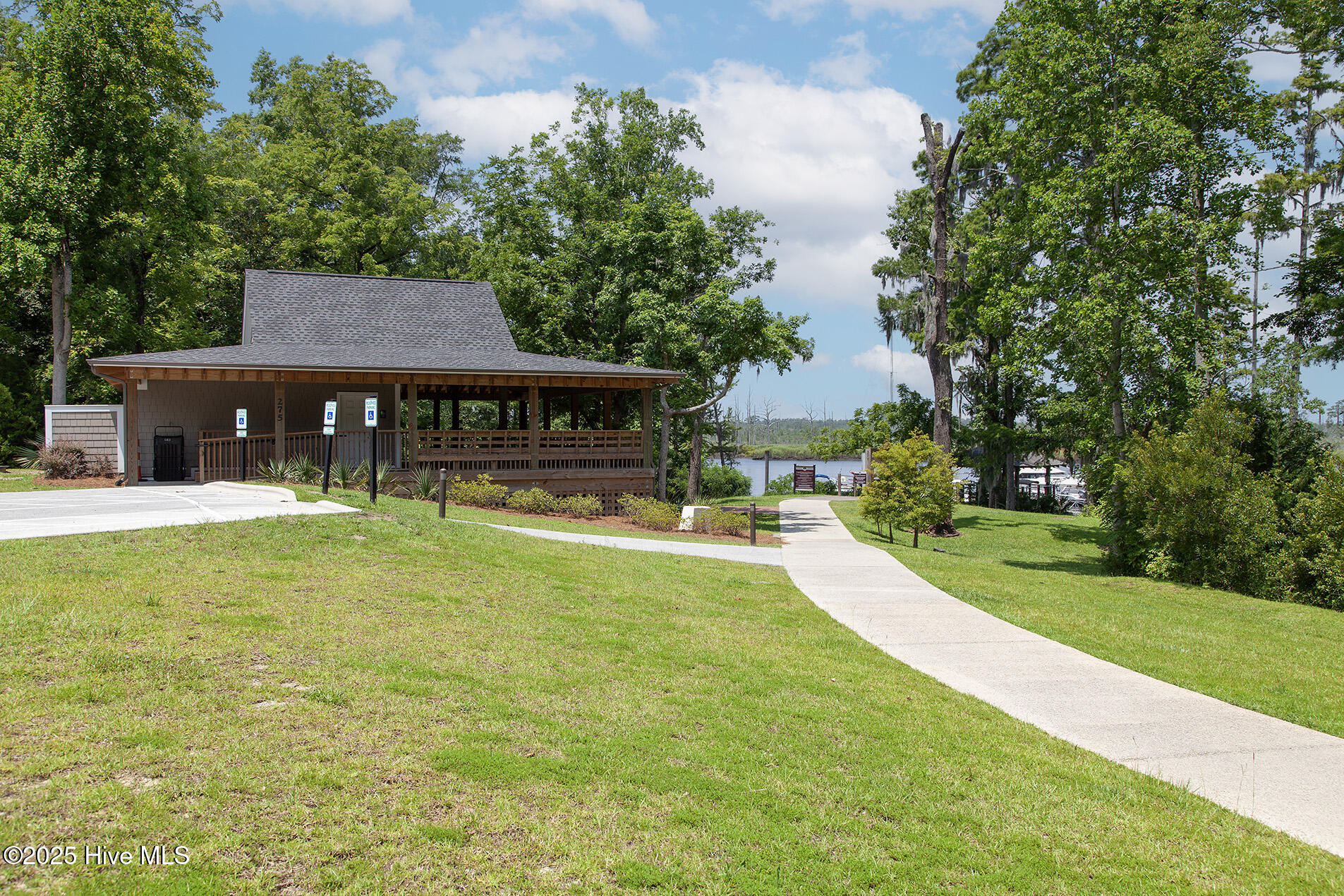 100556749 | Photo 74