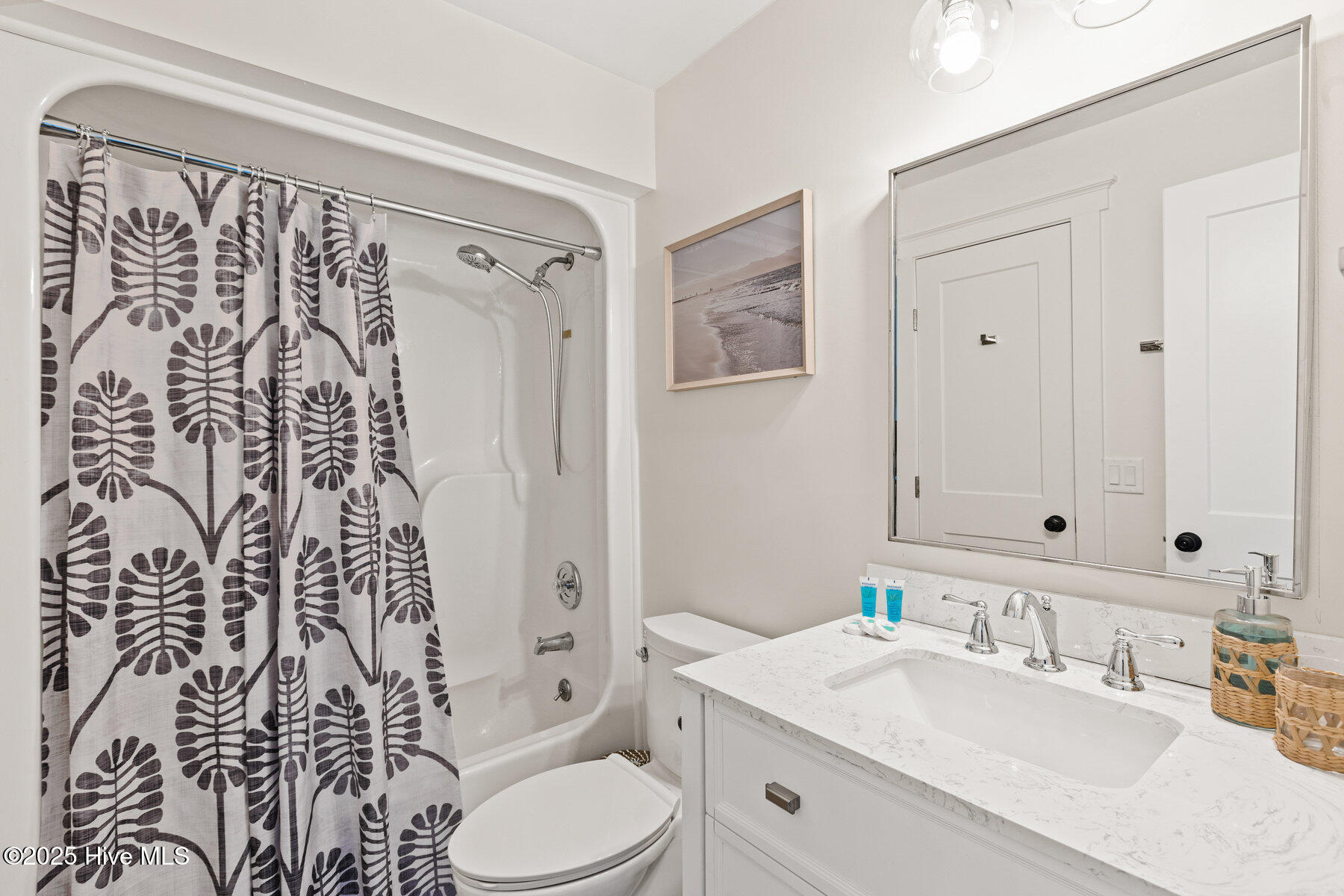 100540785 | Photo 31