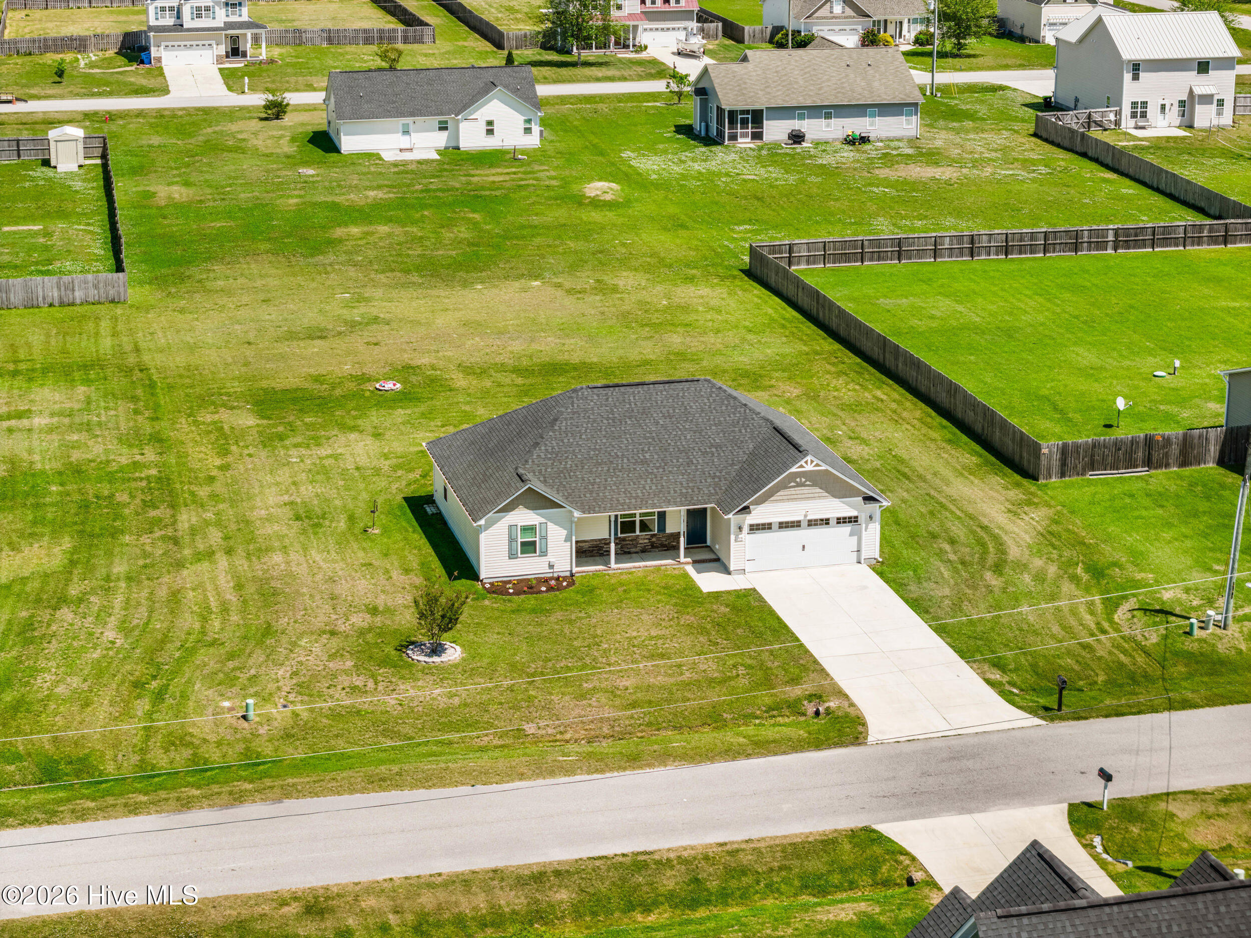 100569588 | Photo 44