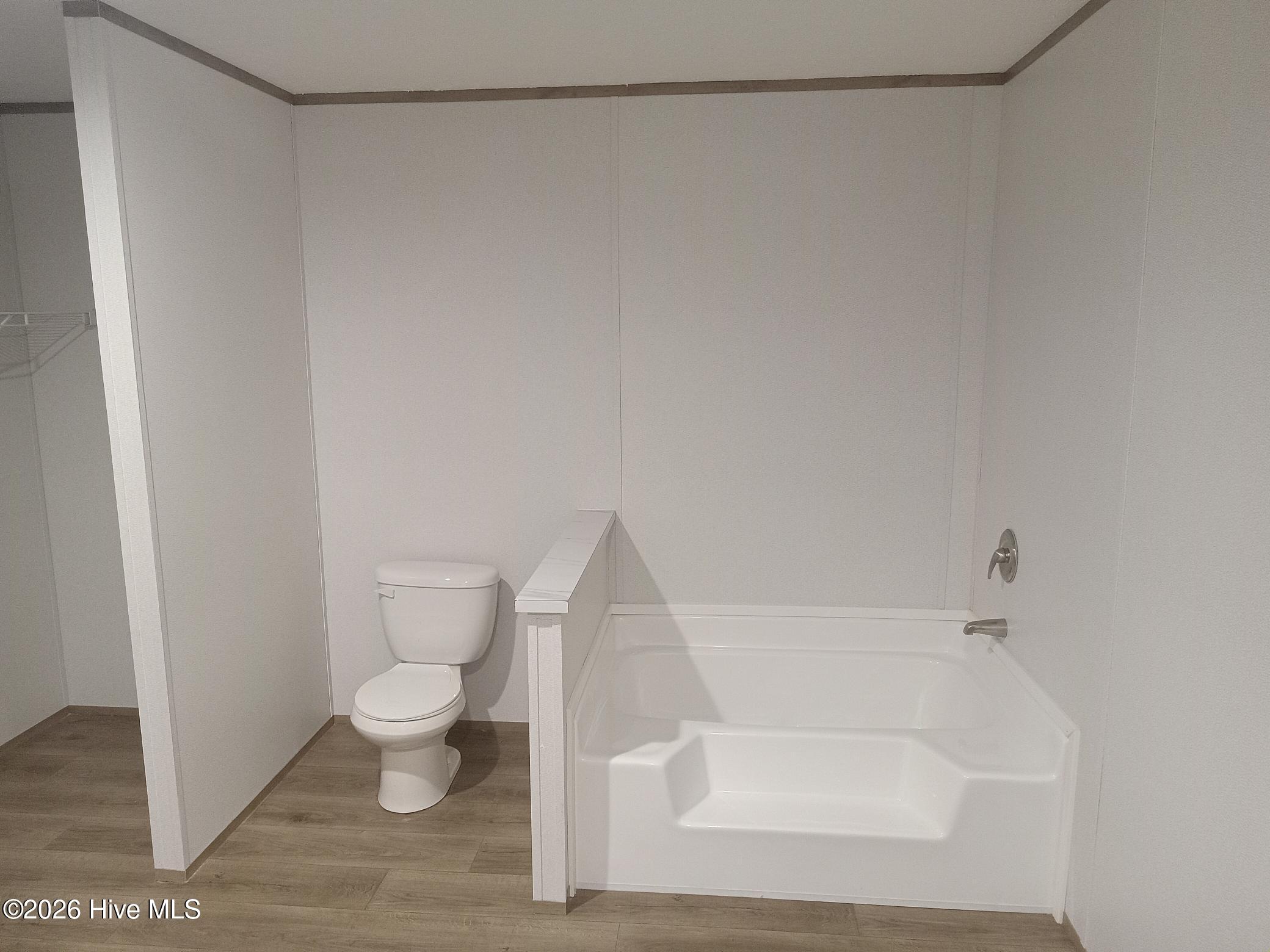 100500943 | Photo 12