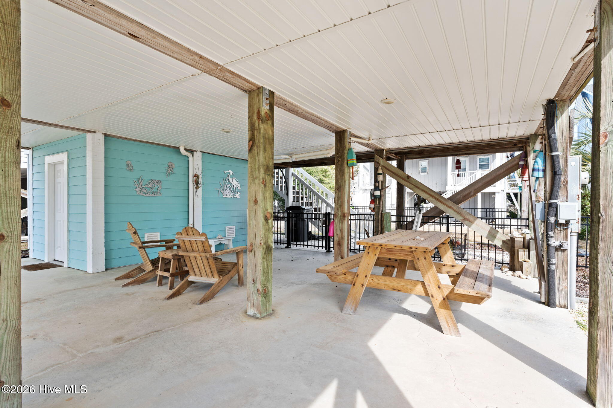 100560342 | Photo 34