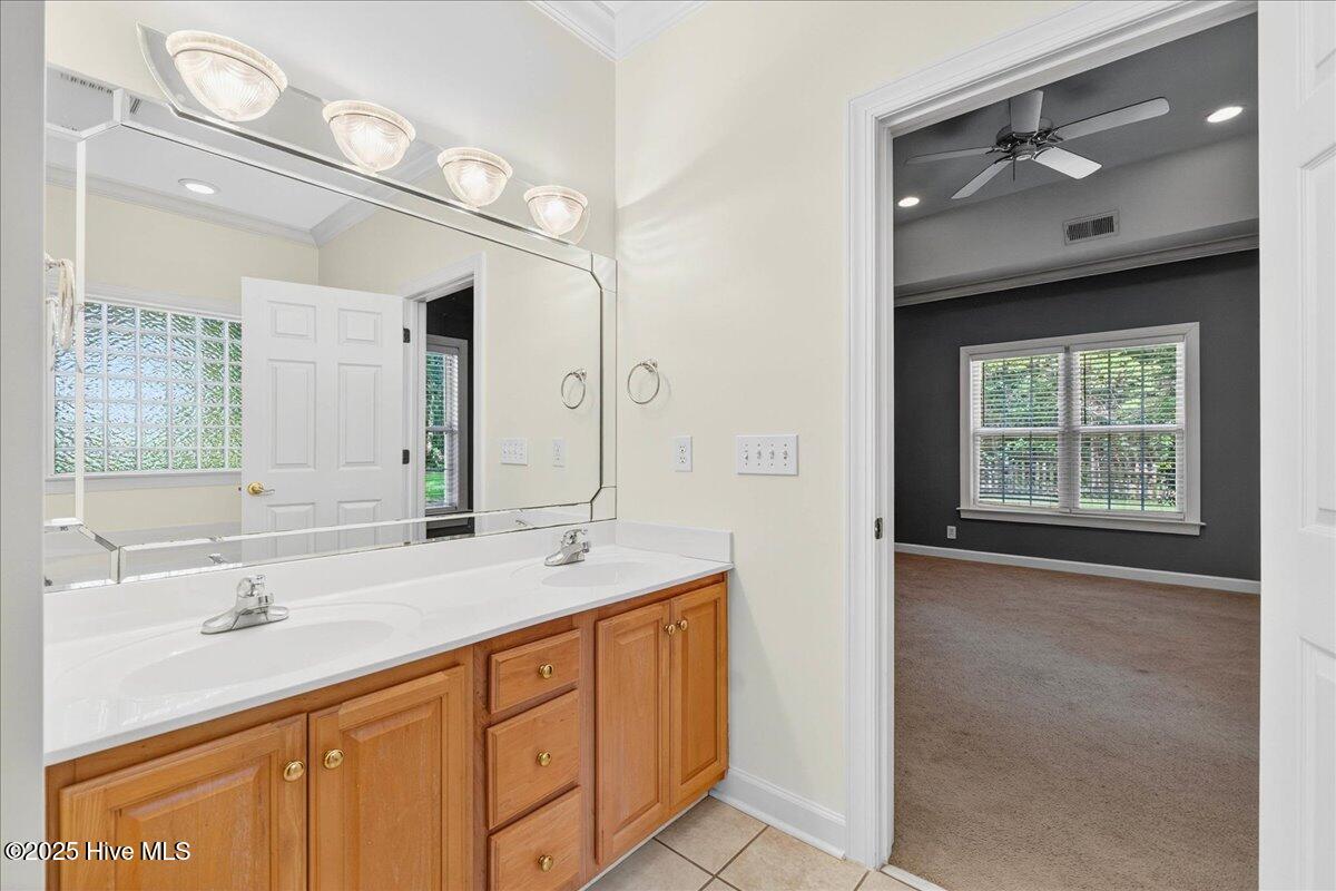 100519877 | Photo 27