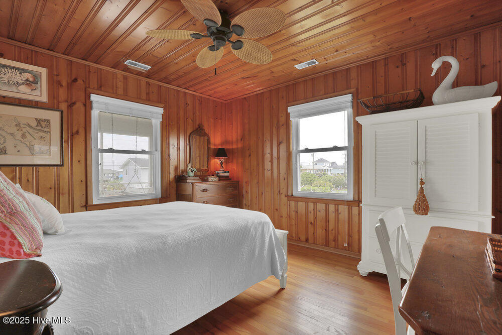 100524042 | Photo 18