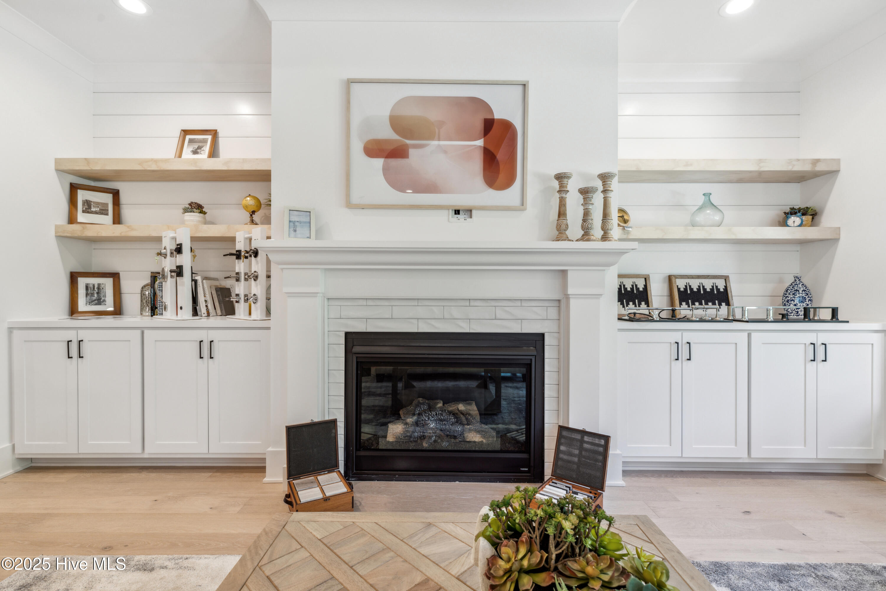 100523457 | Photo 26