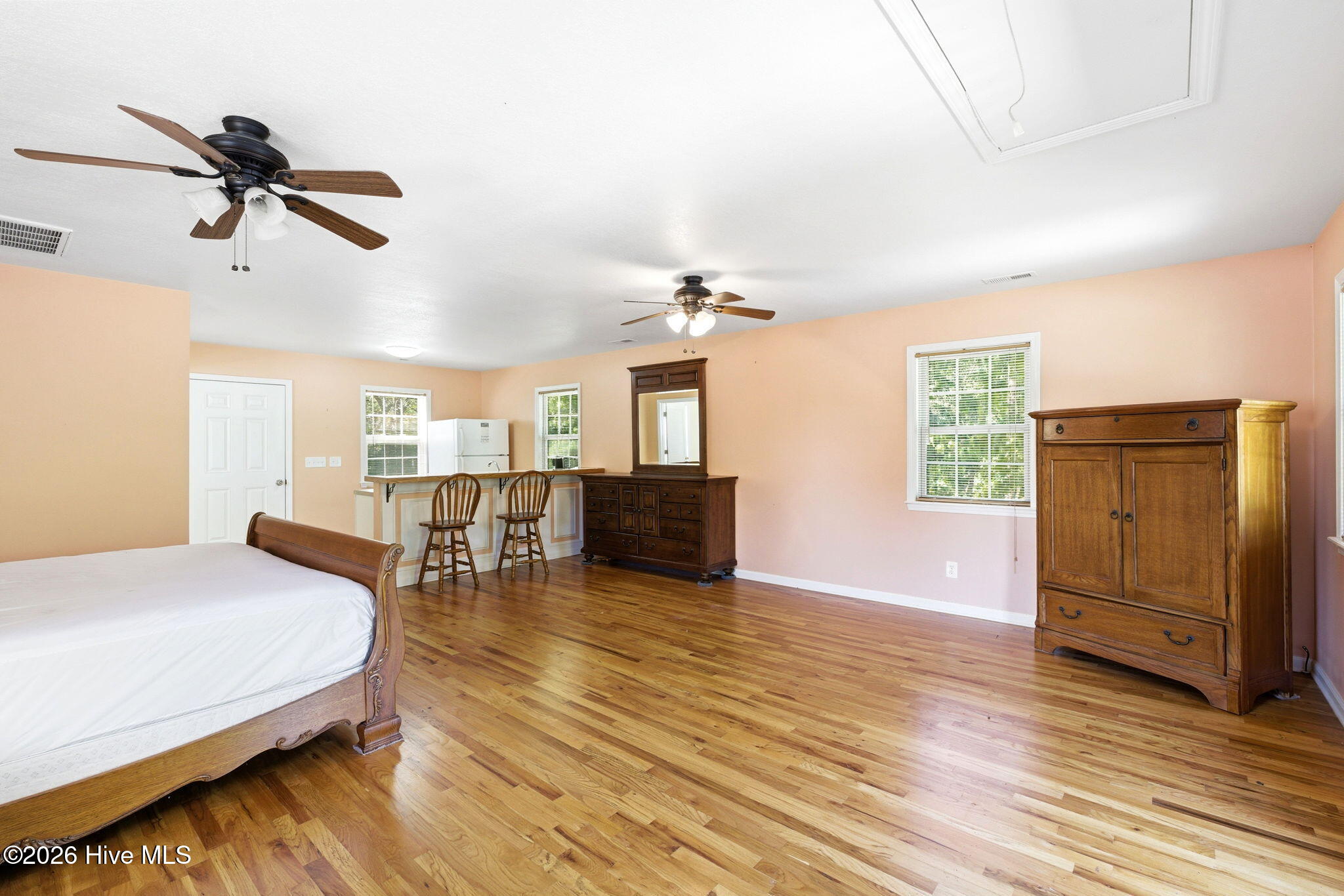 100568157 | Photo 56