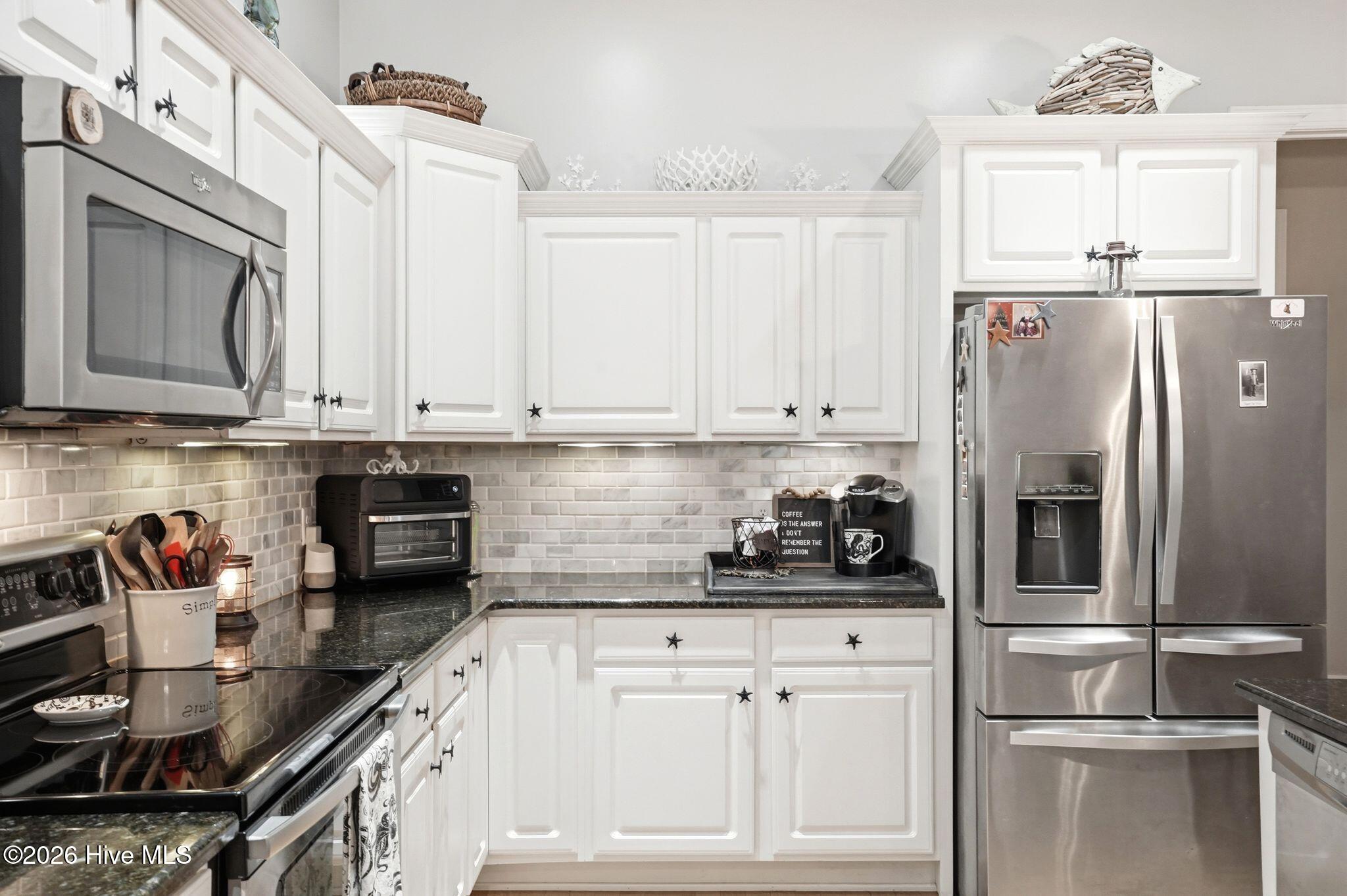 100561689 | Photo 26