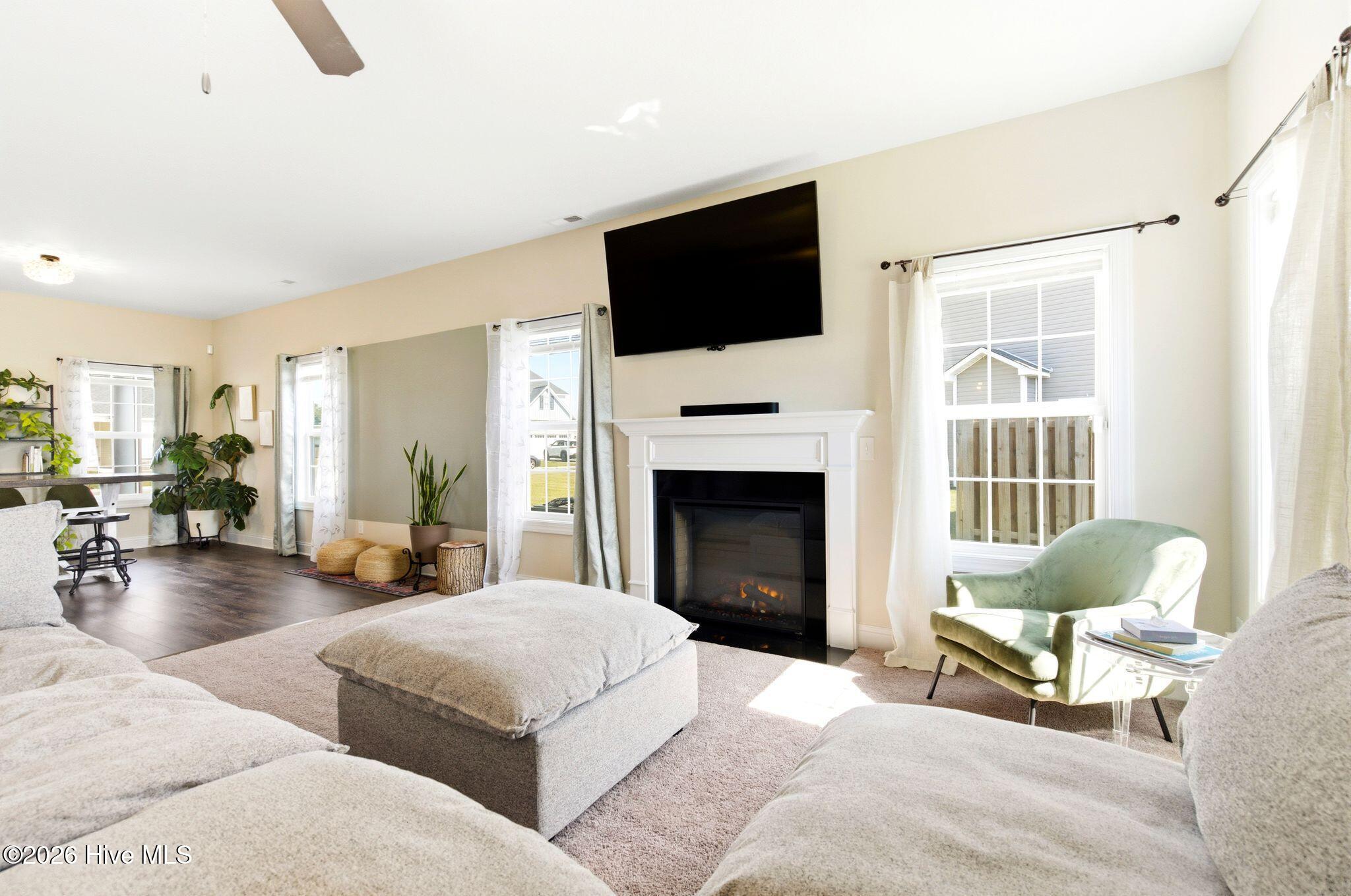 100563998 | Photo 15