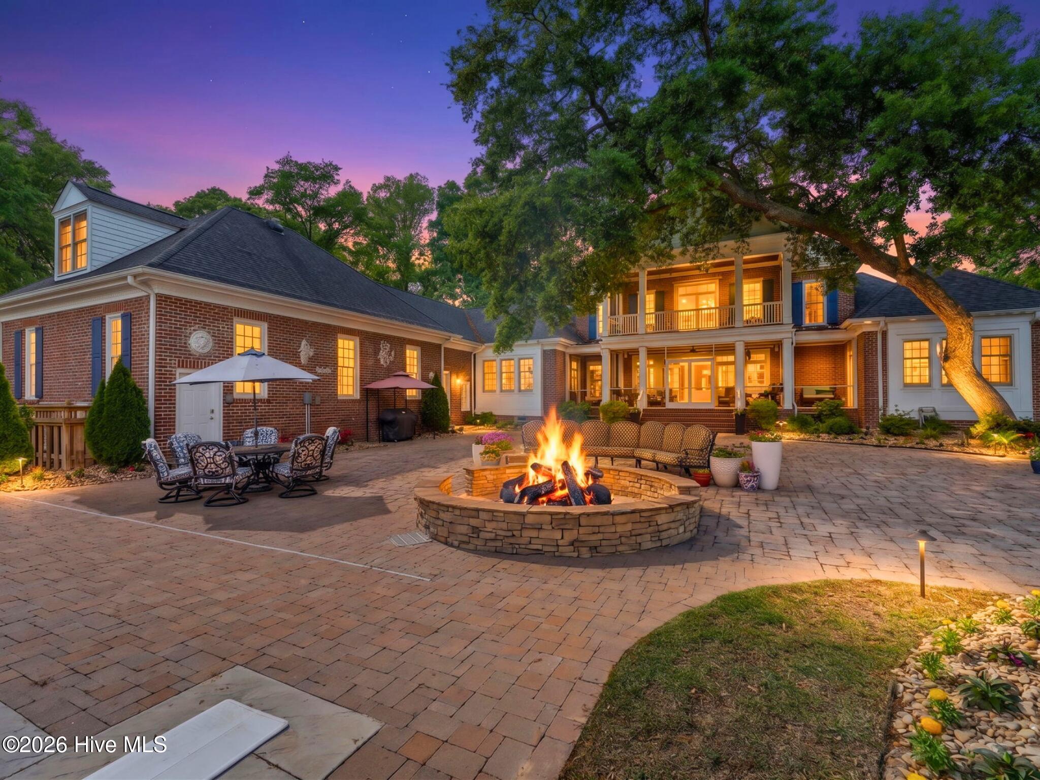 100568629 | Photo 74