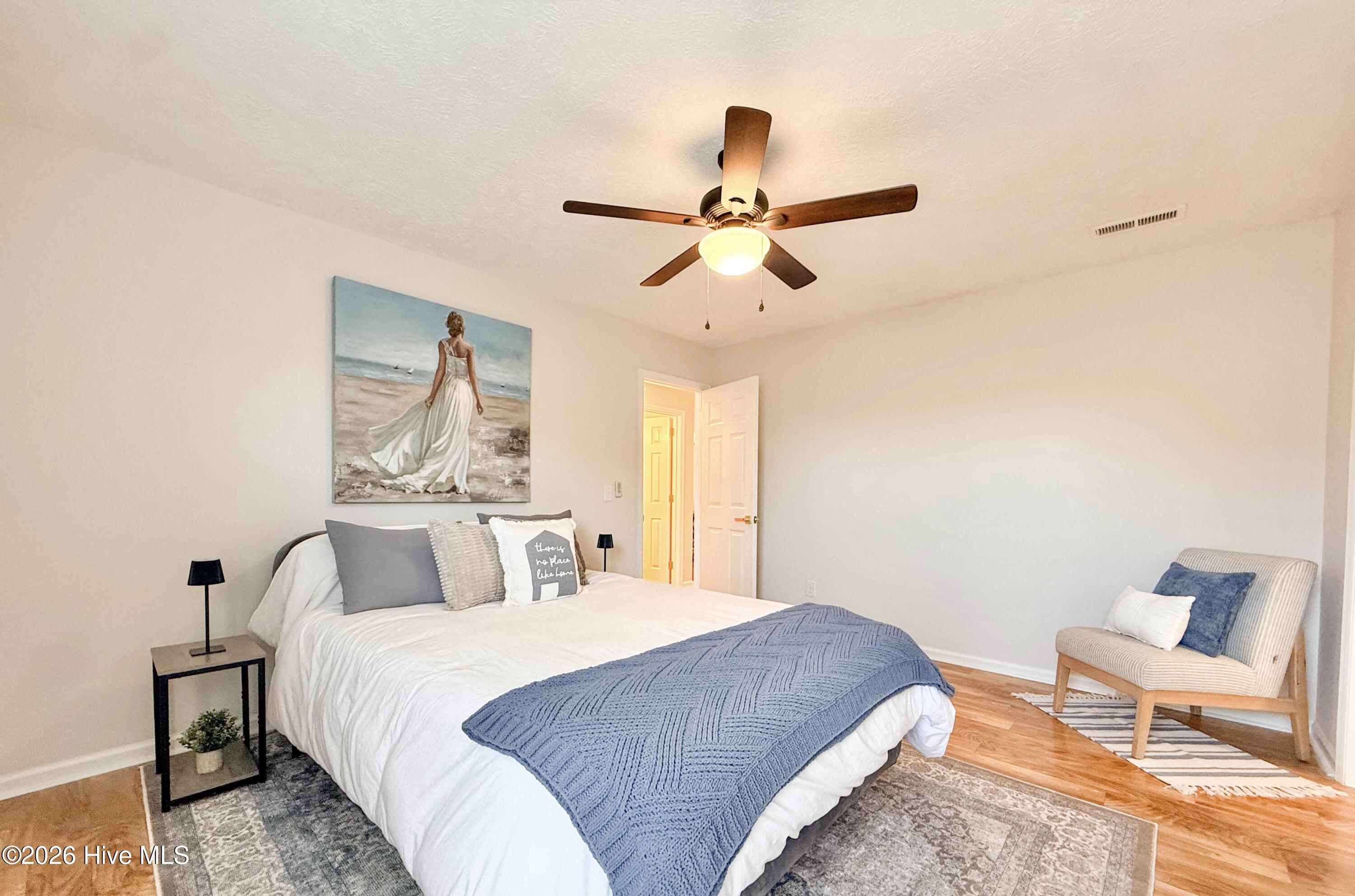 100558599 | Photo 40