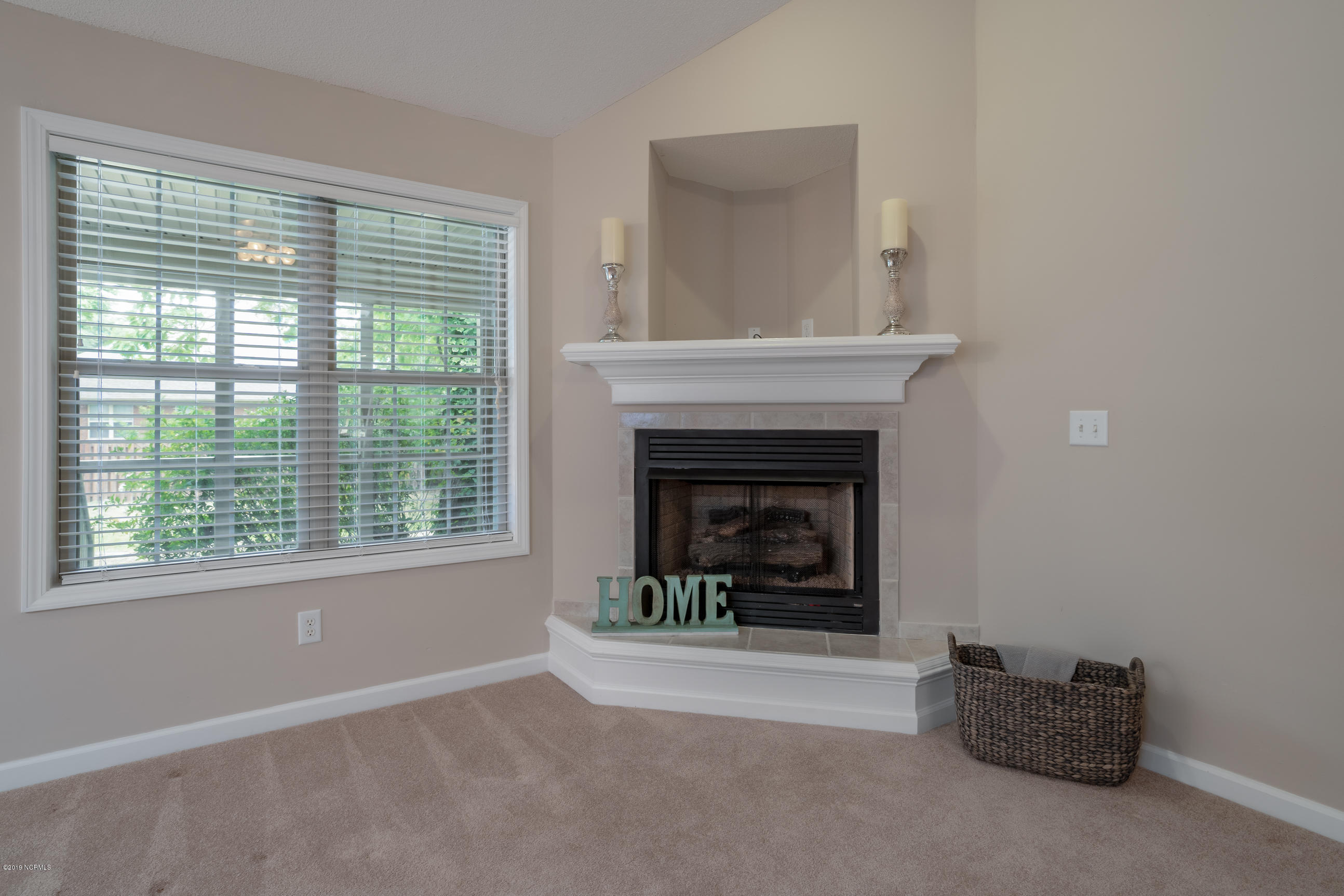 1303 Stonehaven Court-17