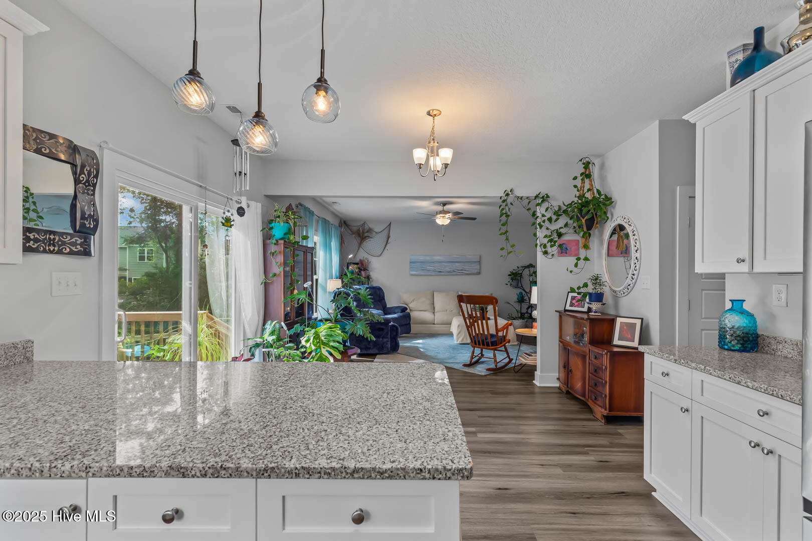 100544097 | Photo 22