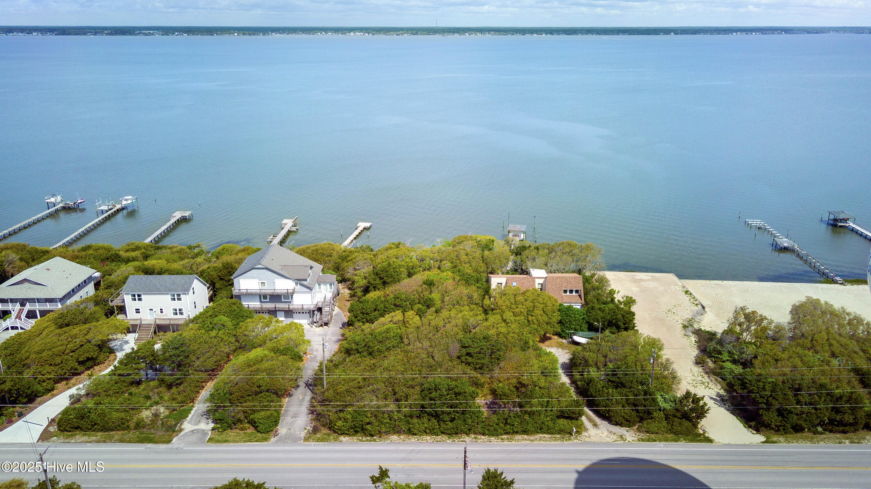 708-EmeraldDr-4-11-2024-002