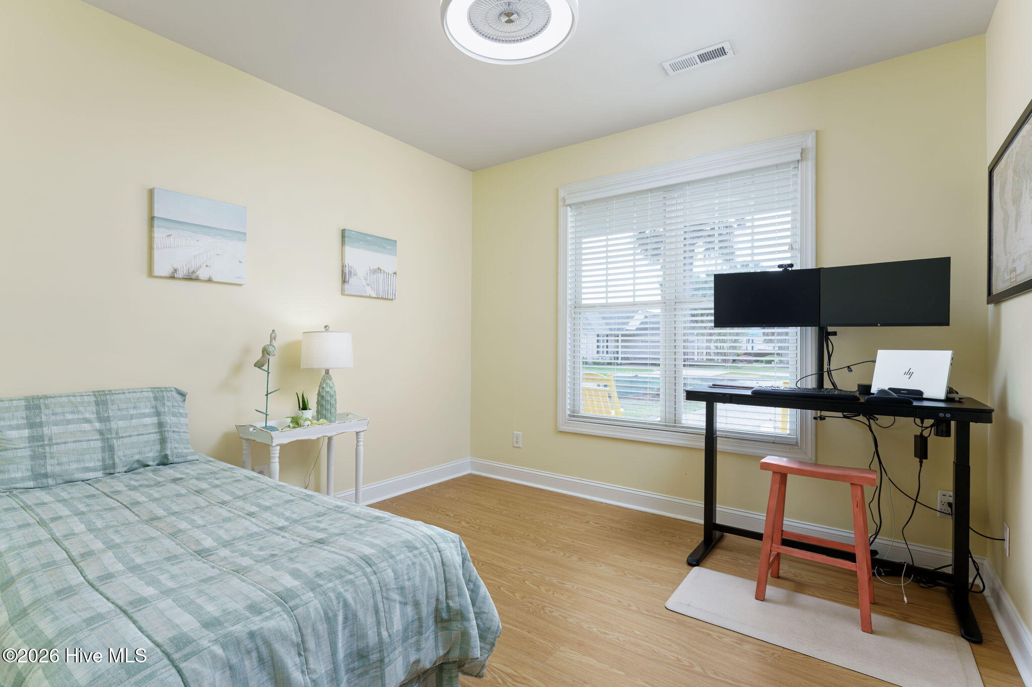 100564591 | Photo 23