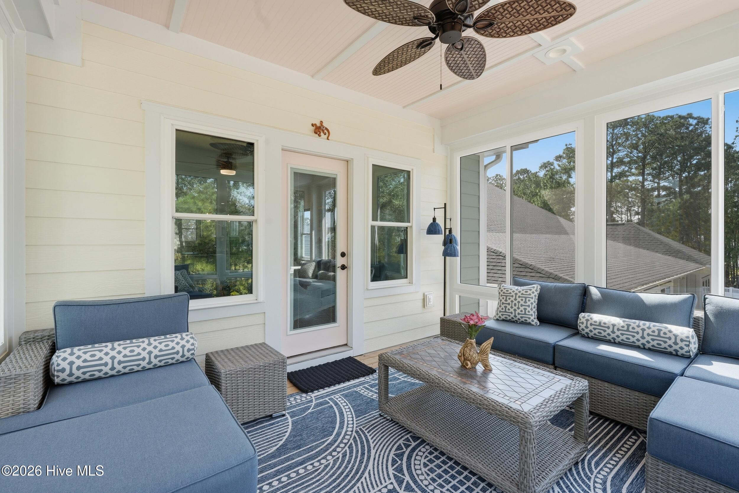 100560251 | Photo 38