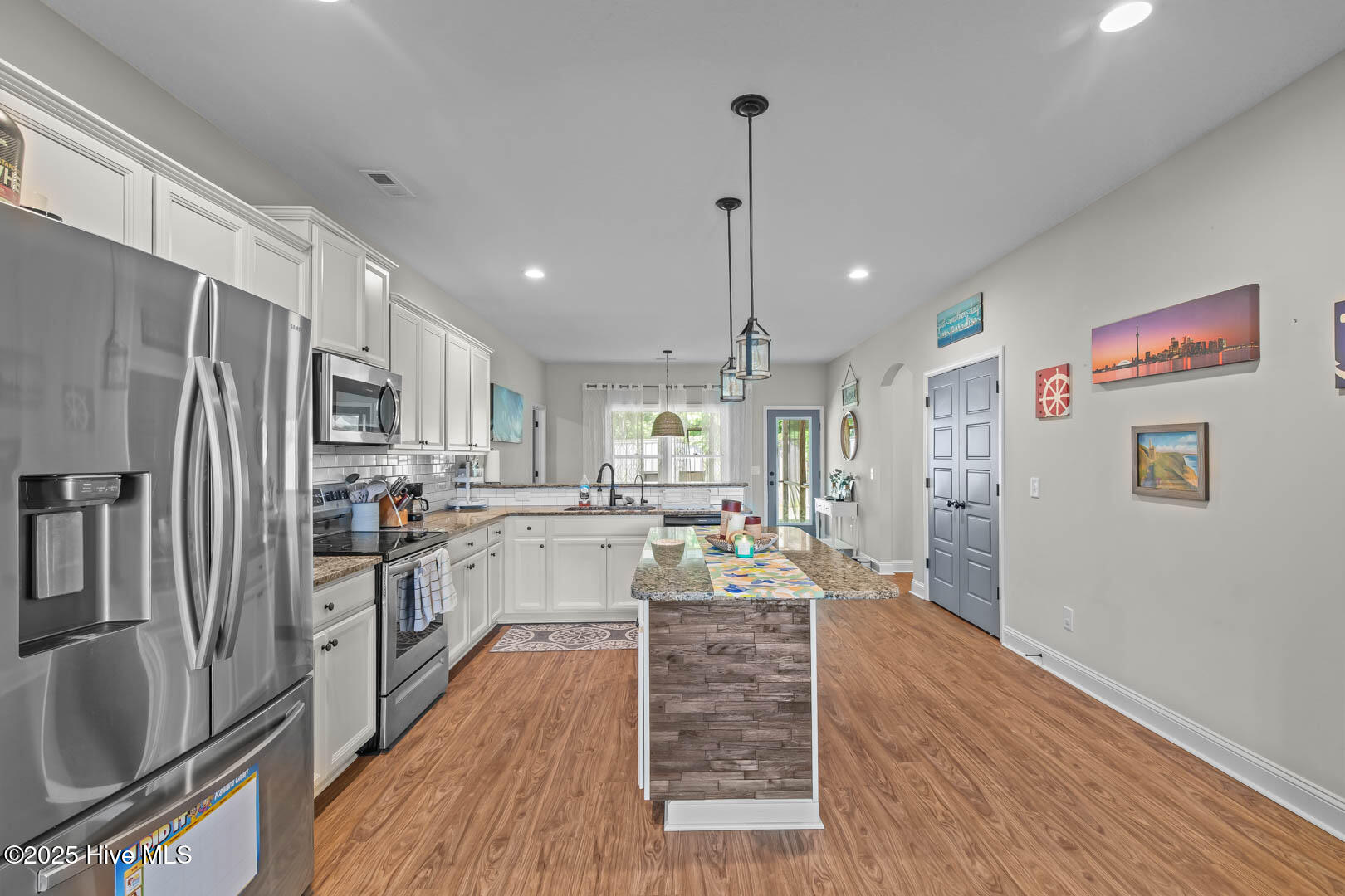 100504808 | Photo 12