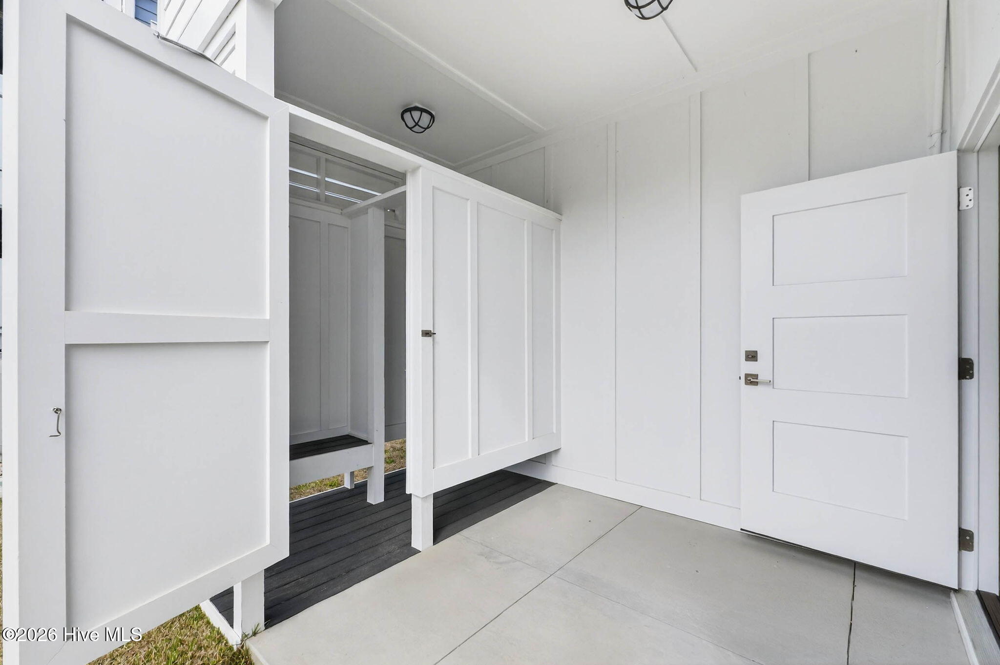 100561334 | Photo 72