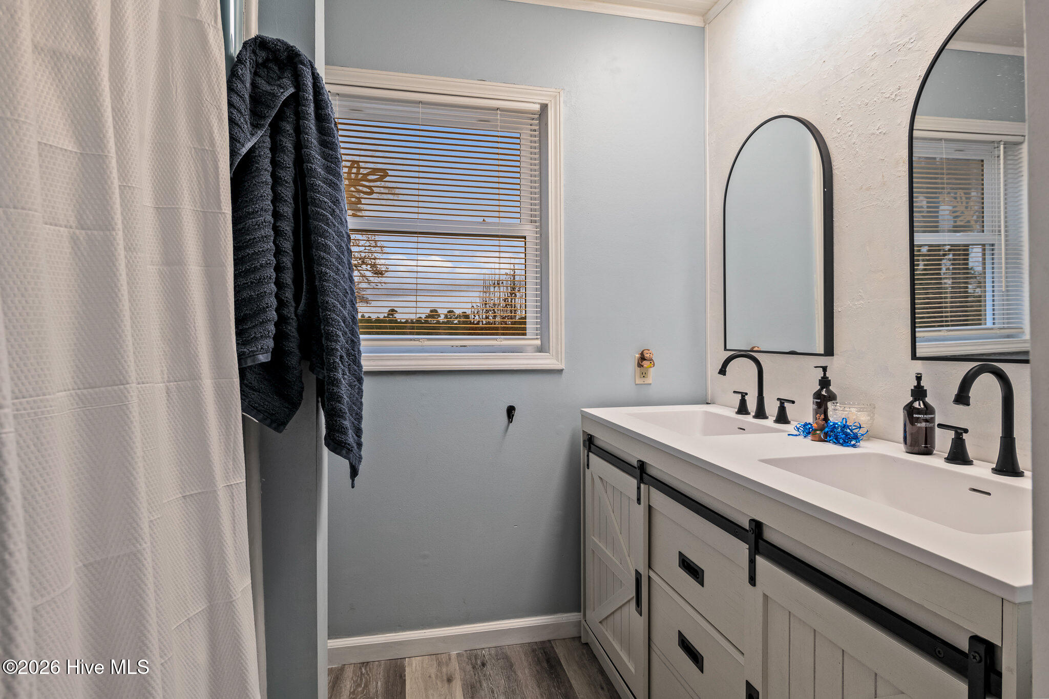 100552372 | Photo 32