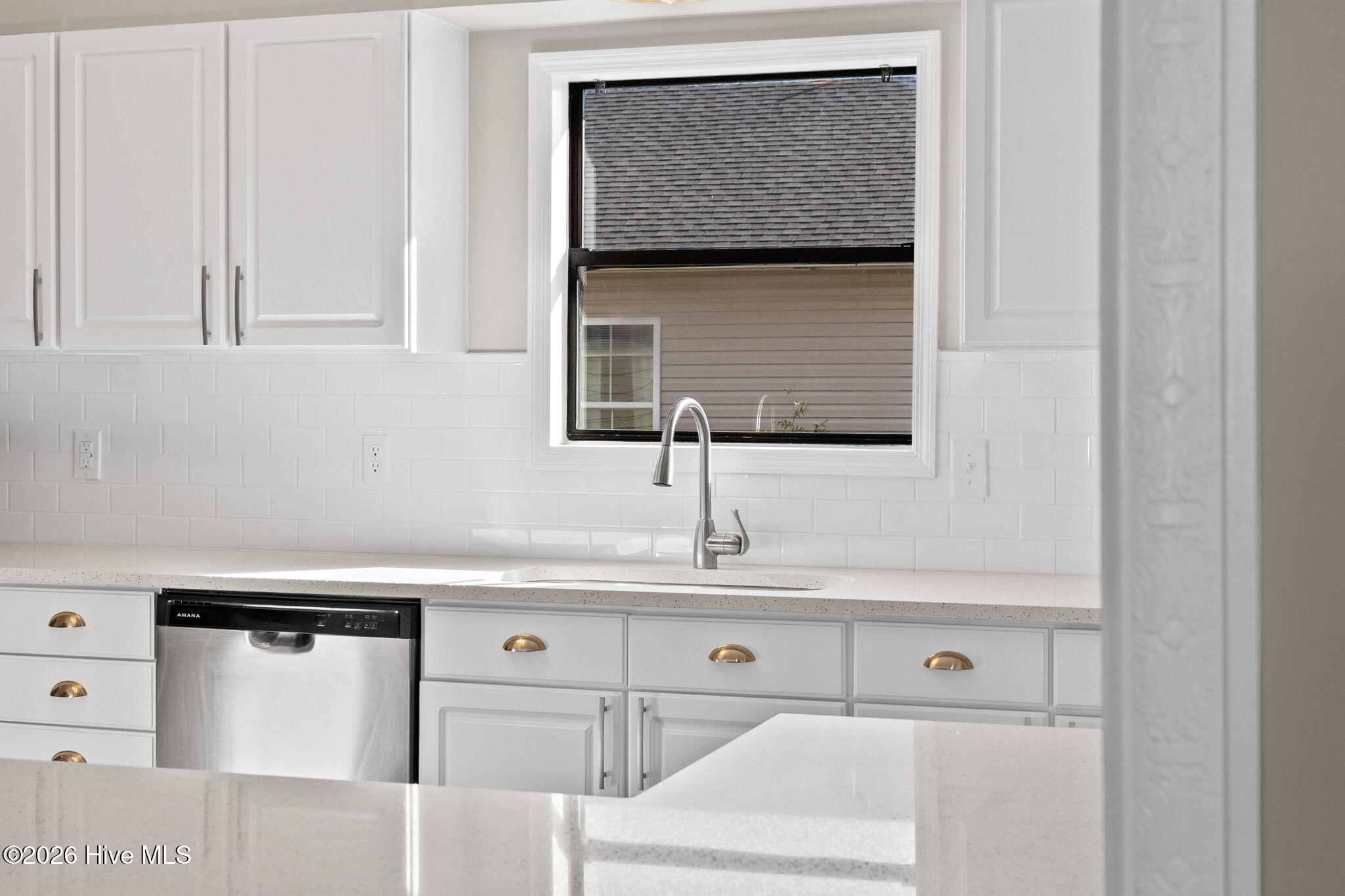 100562067 | Photo 34