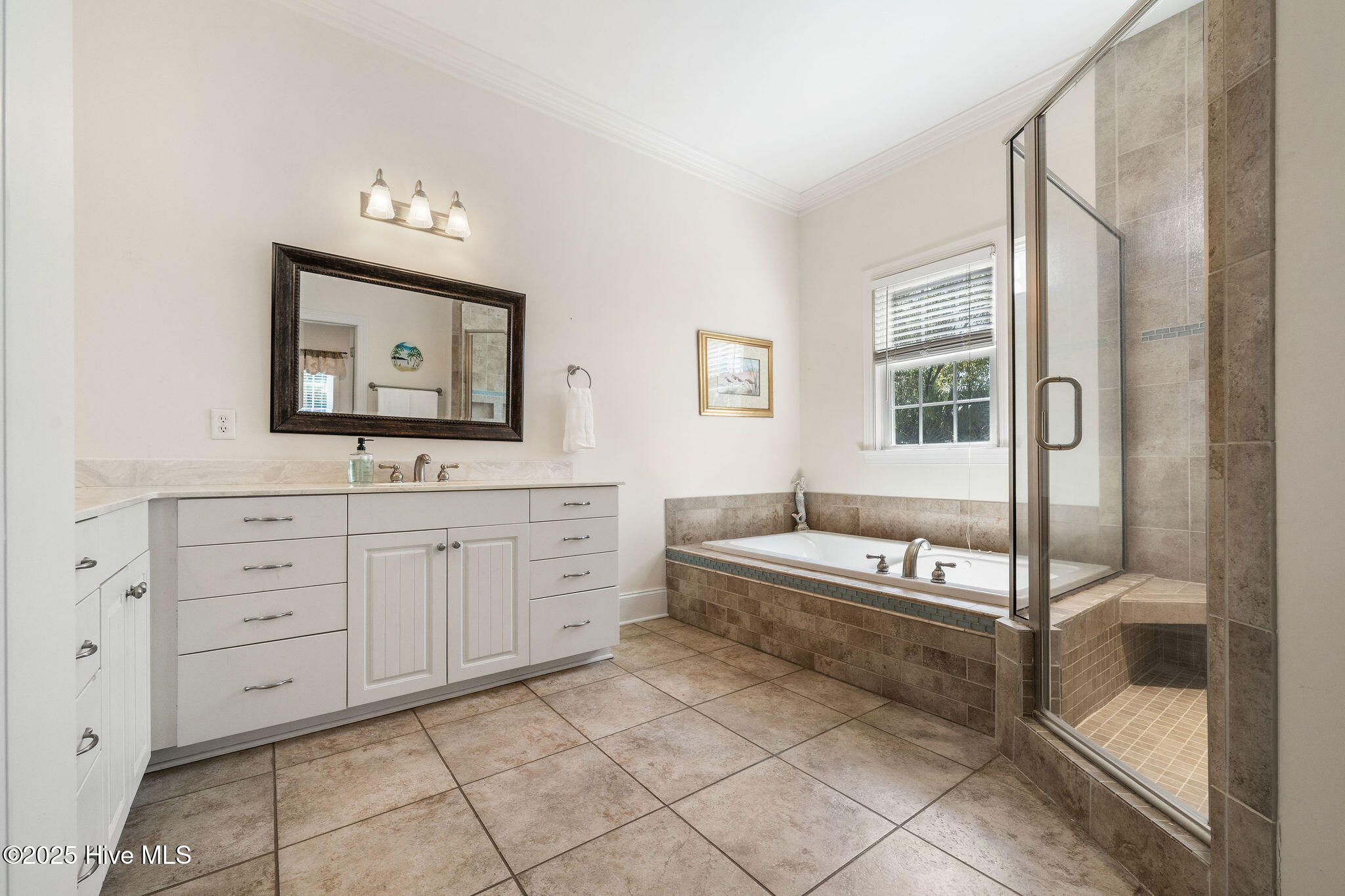 100532416 | Photo 35