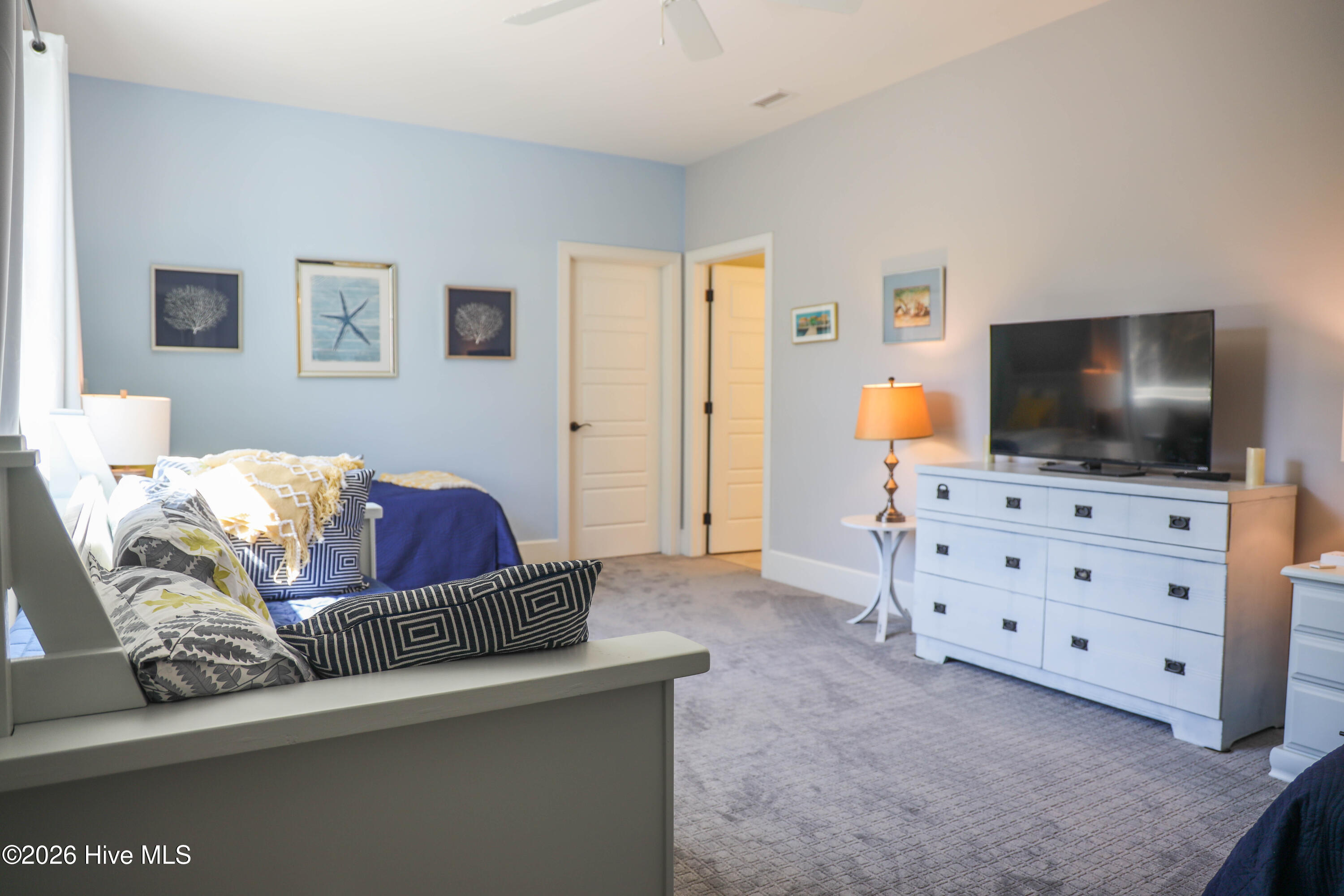 100559025 | Photo 47