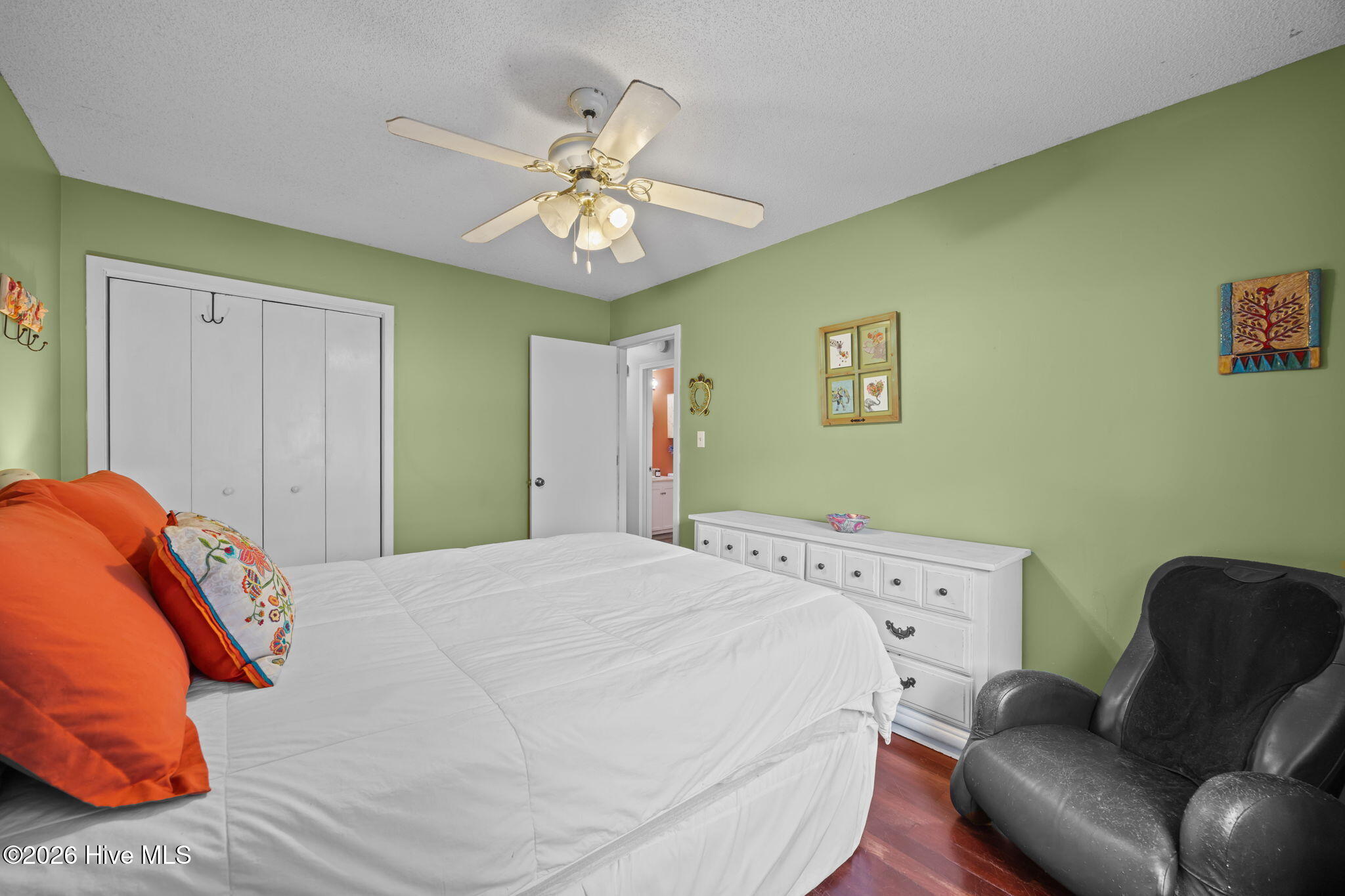 100552337 | Photo 21