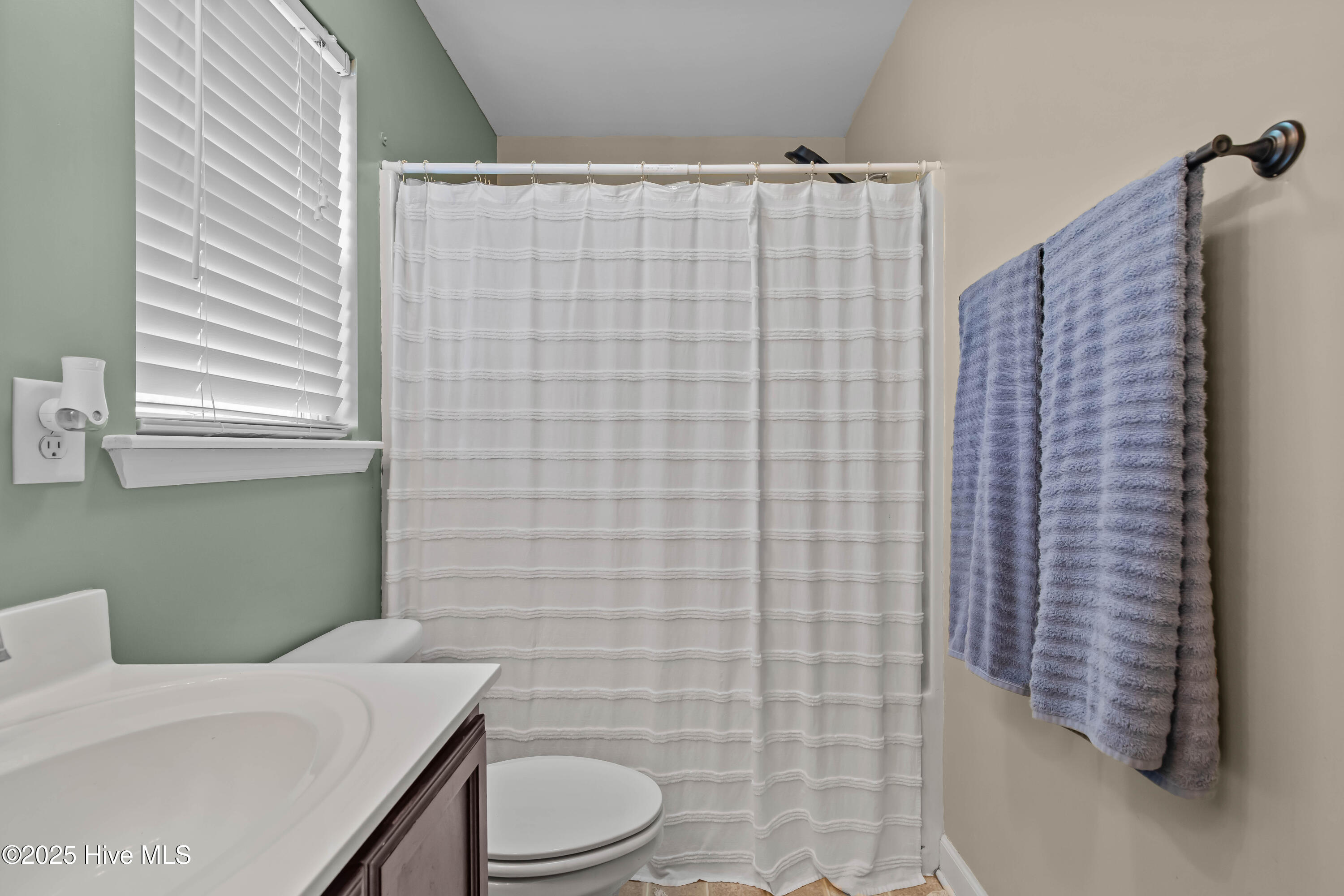 100534497 | Photo 40