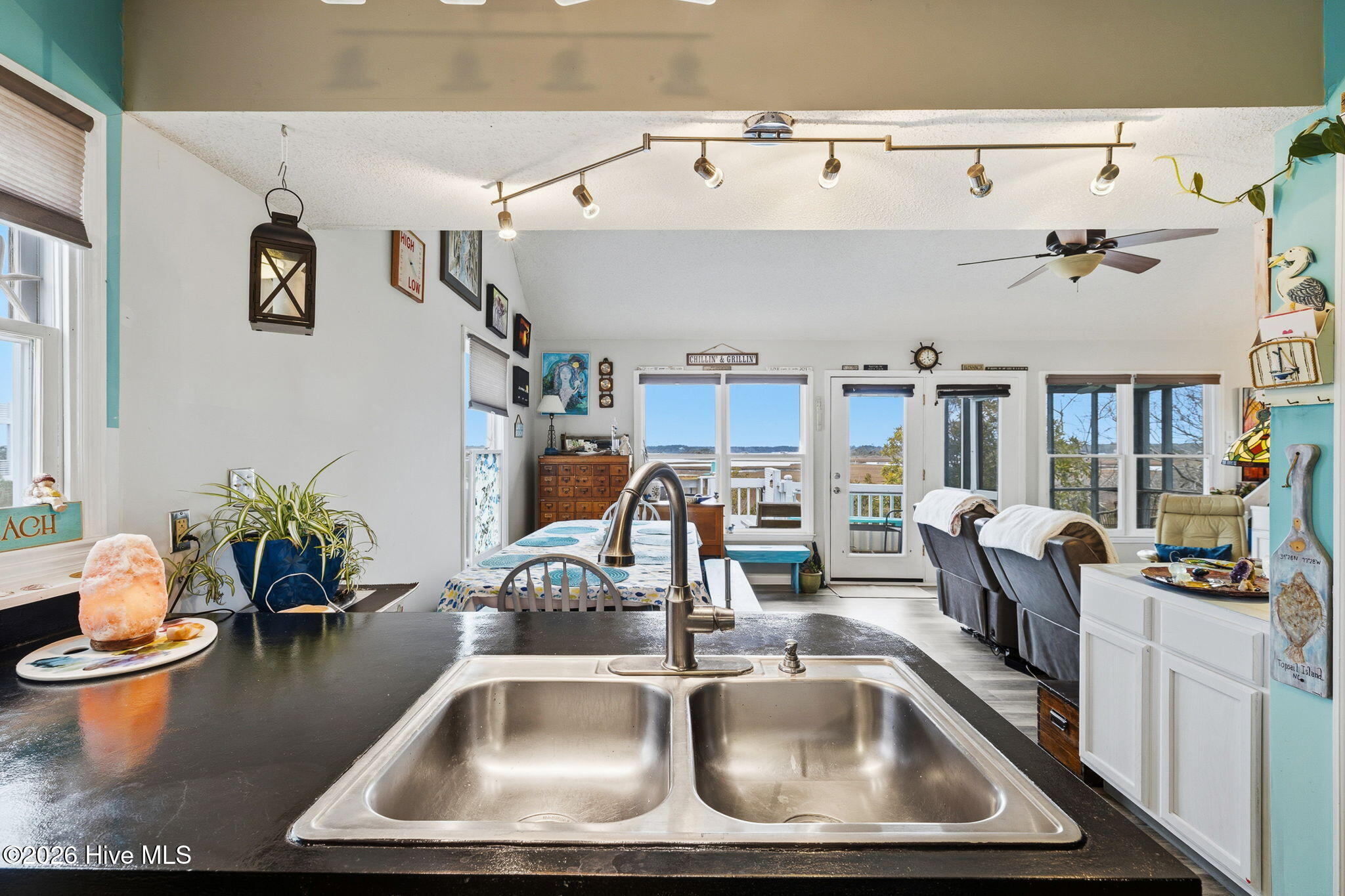 100551254 | Photo 13