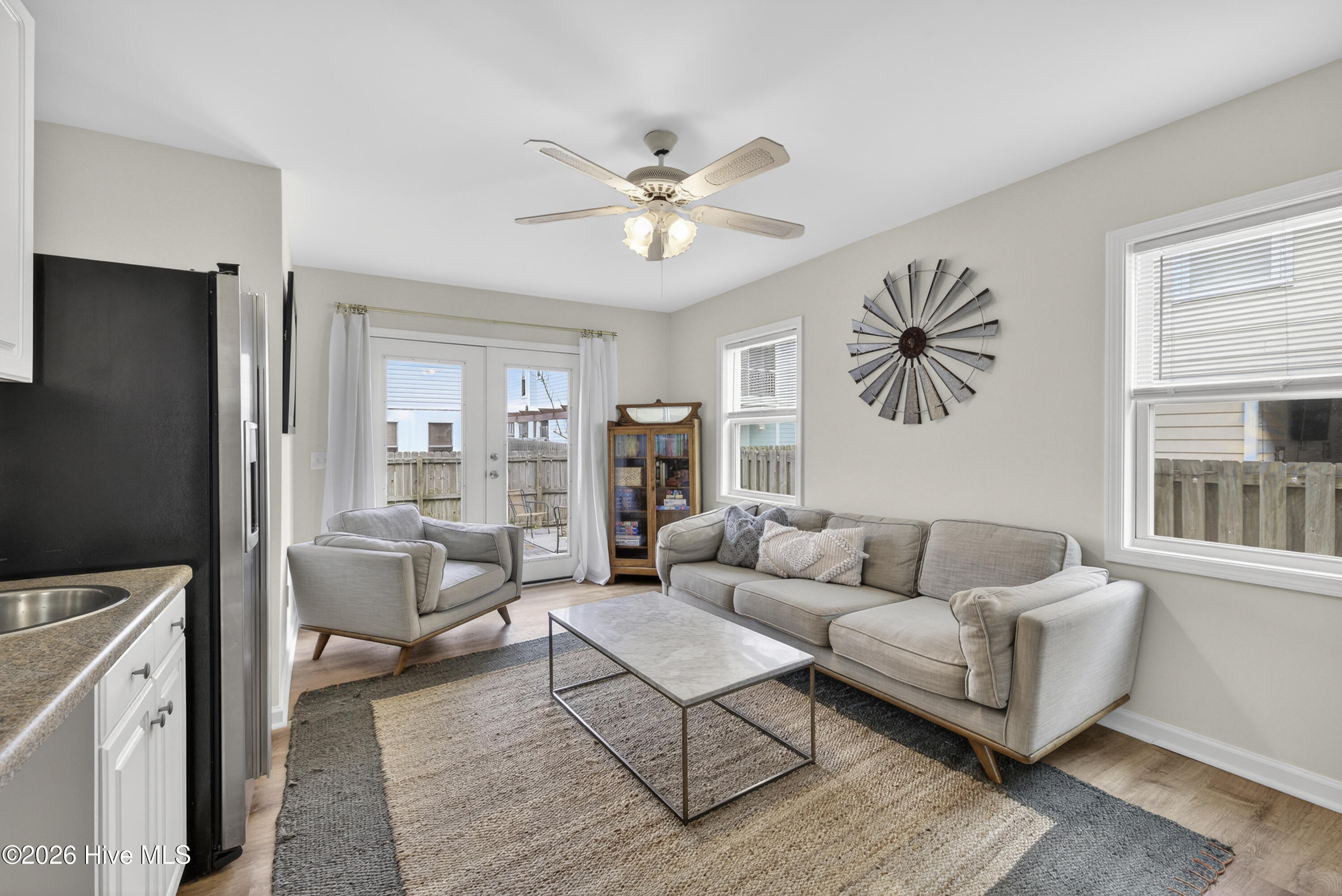 100562699 | Photo 23