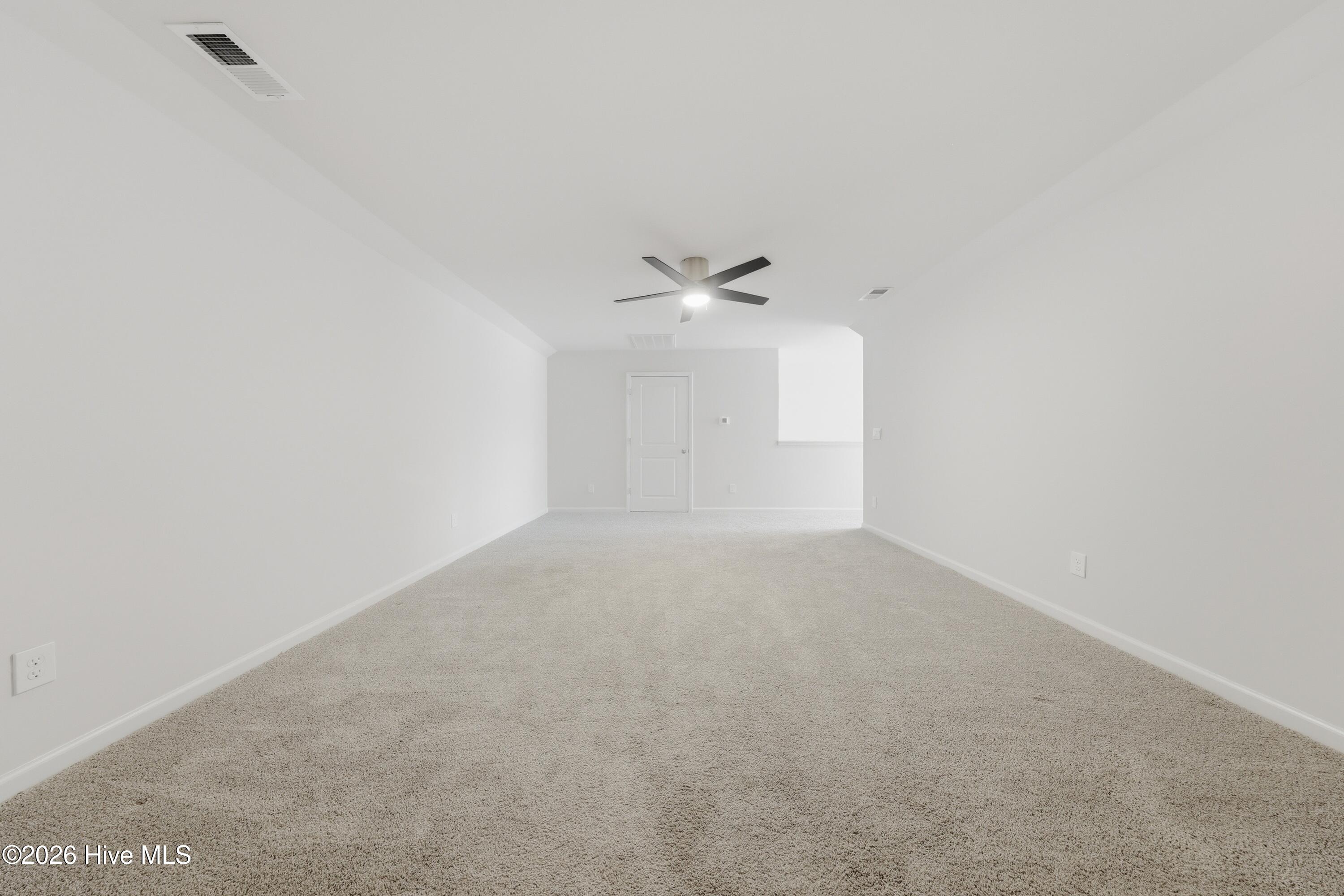 100564310 | Photo 40