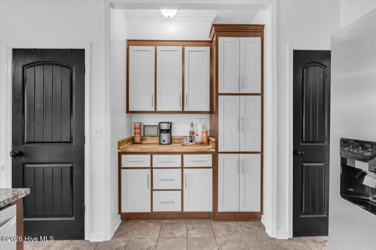 100570228 | Photo 15