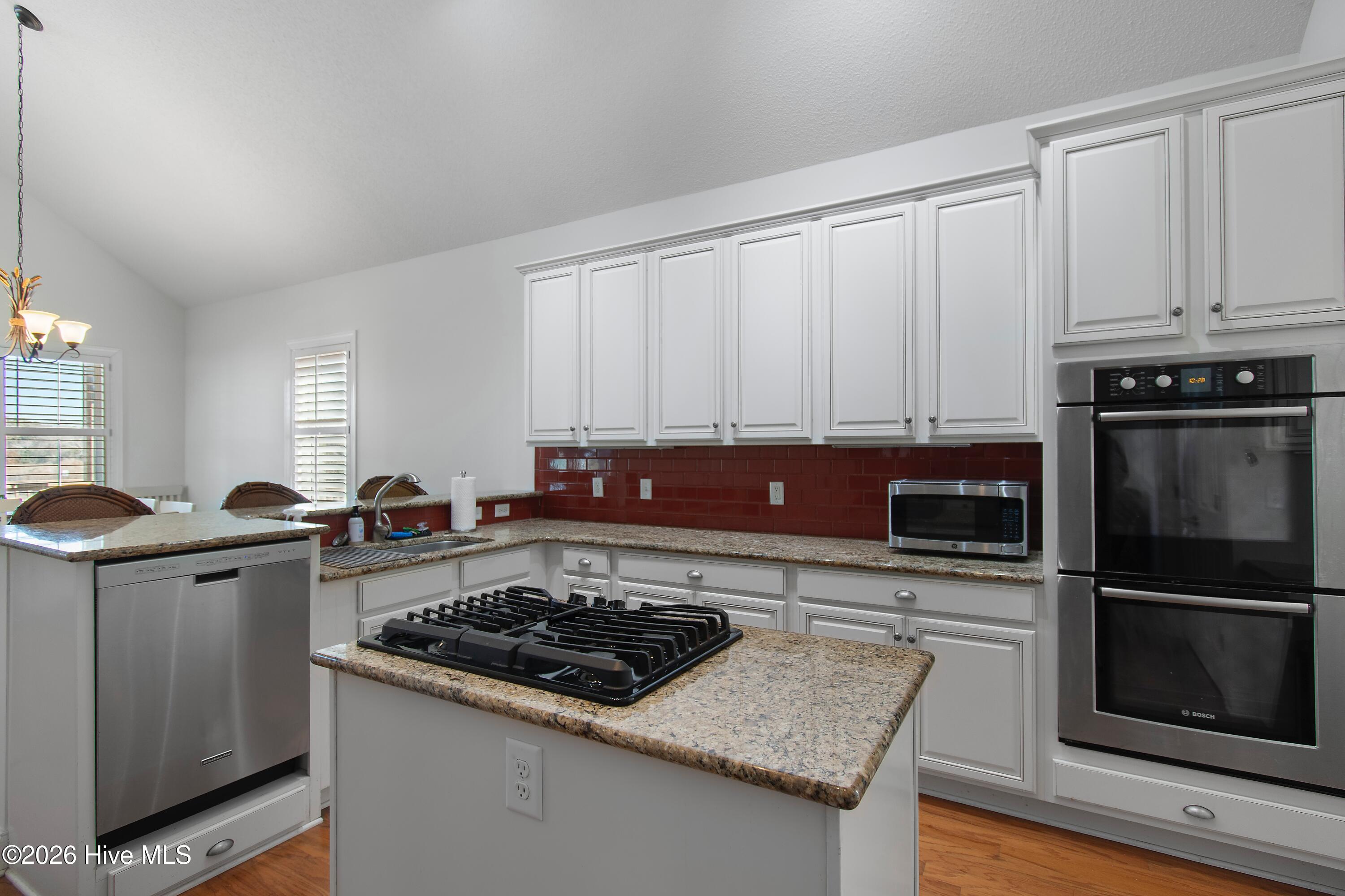 100552486 | Photo 20