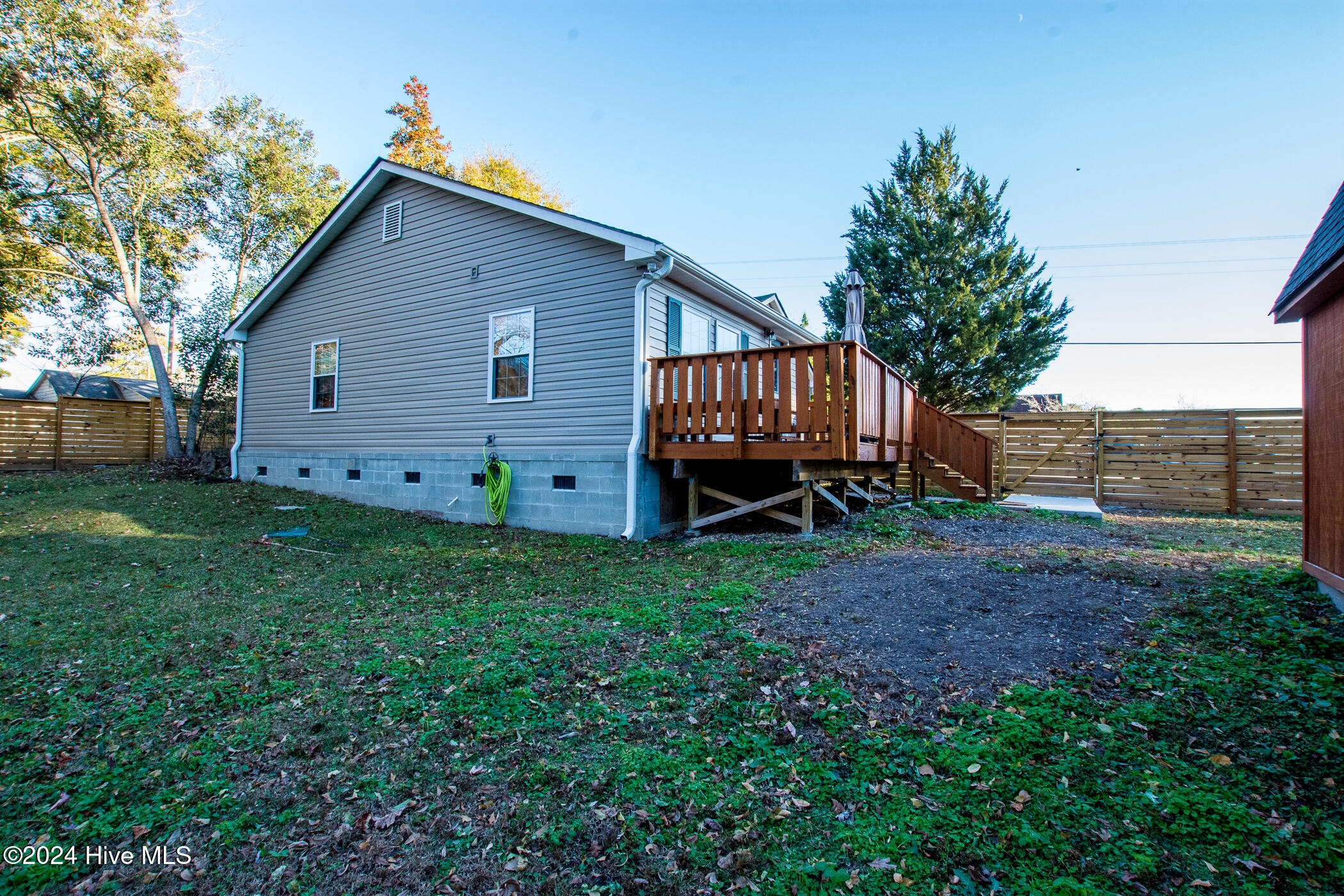 100552342 | Photo 44