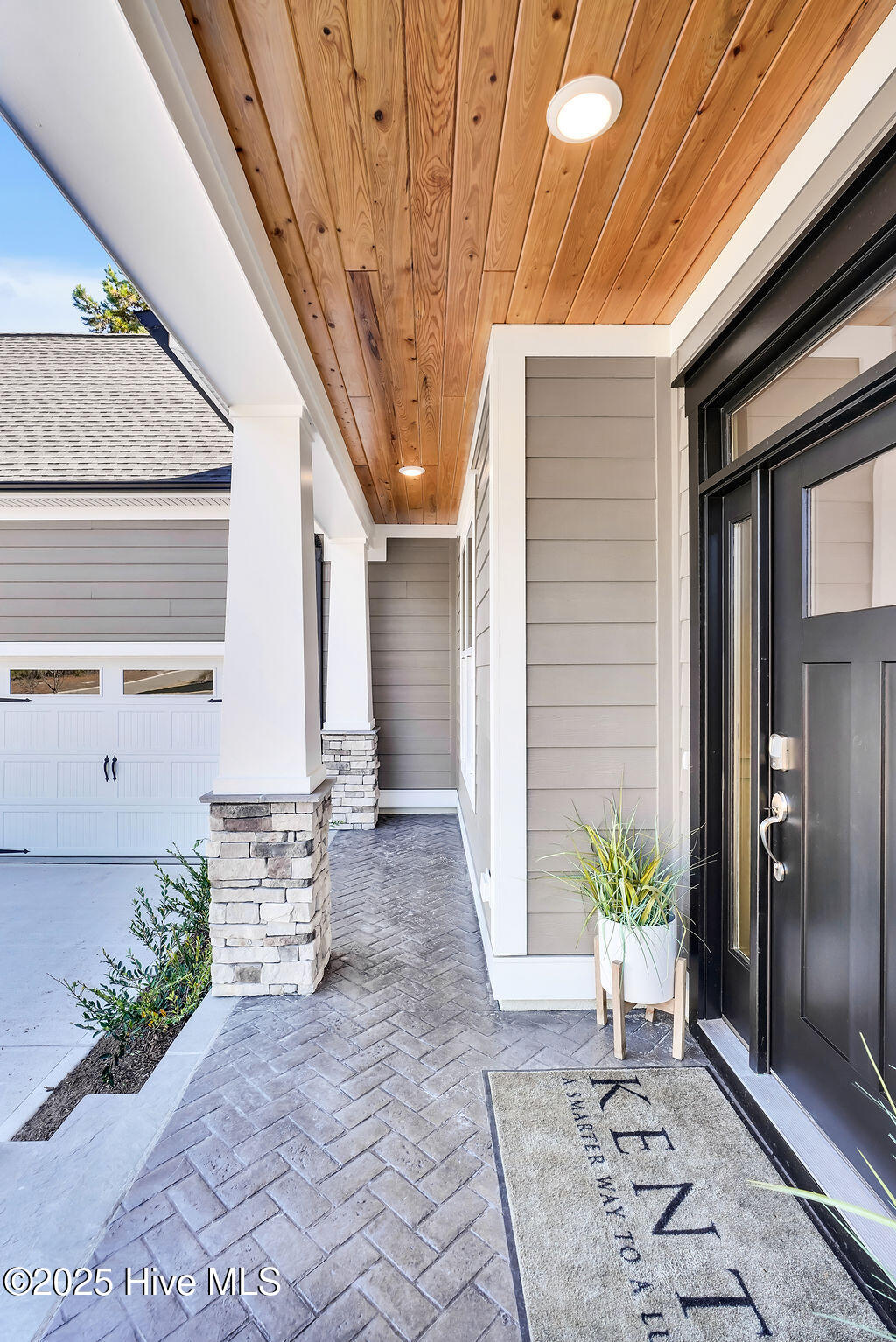 100529674 | Photo 52