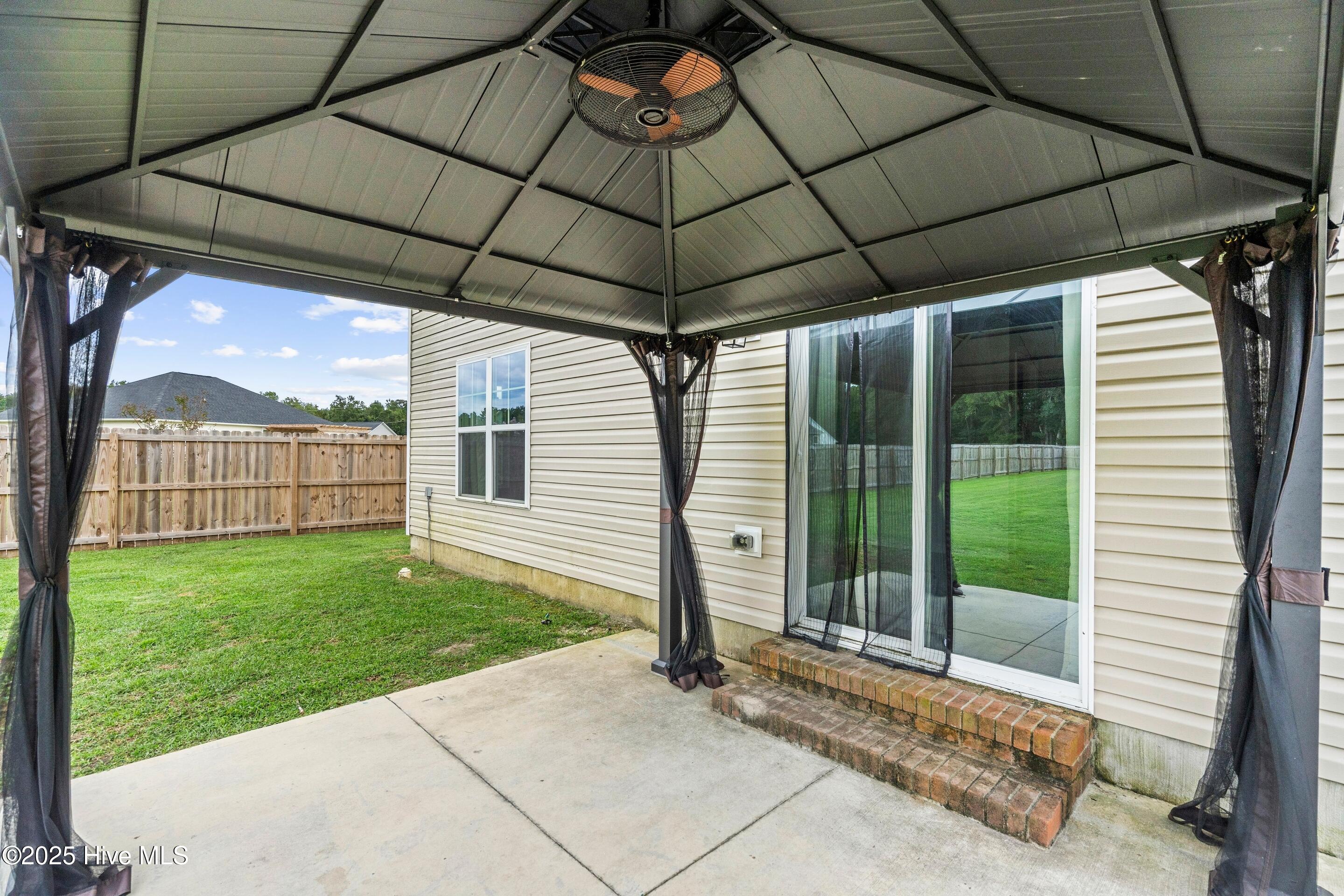 100530674 | Photo 35