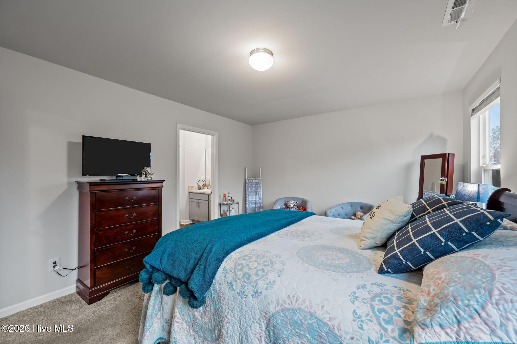 100552202 | Photo 40