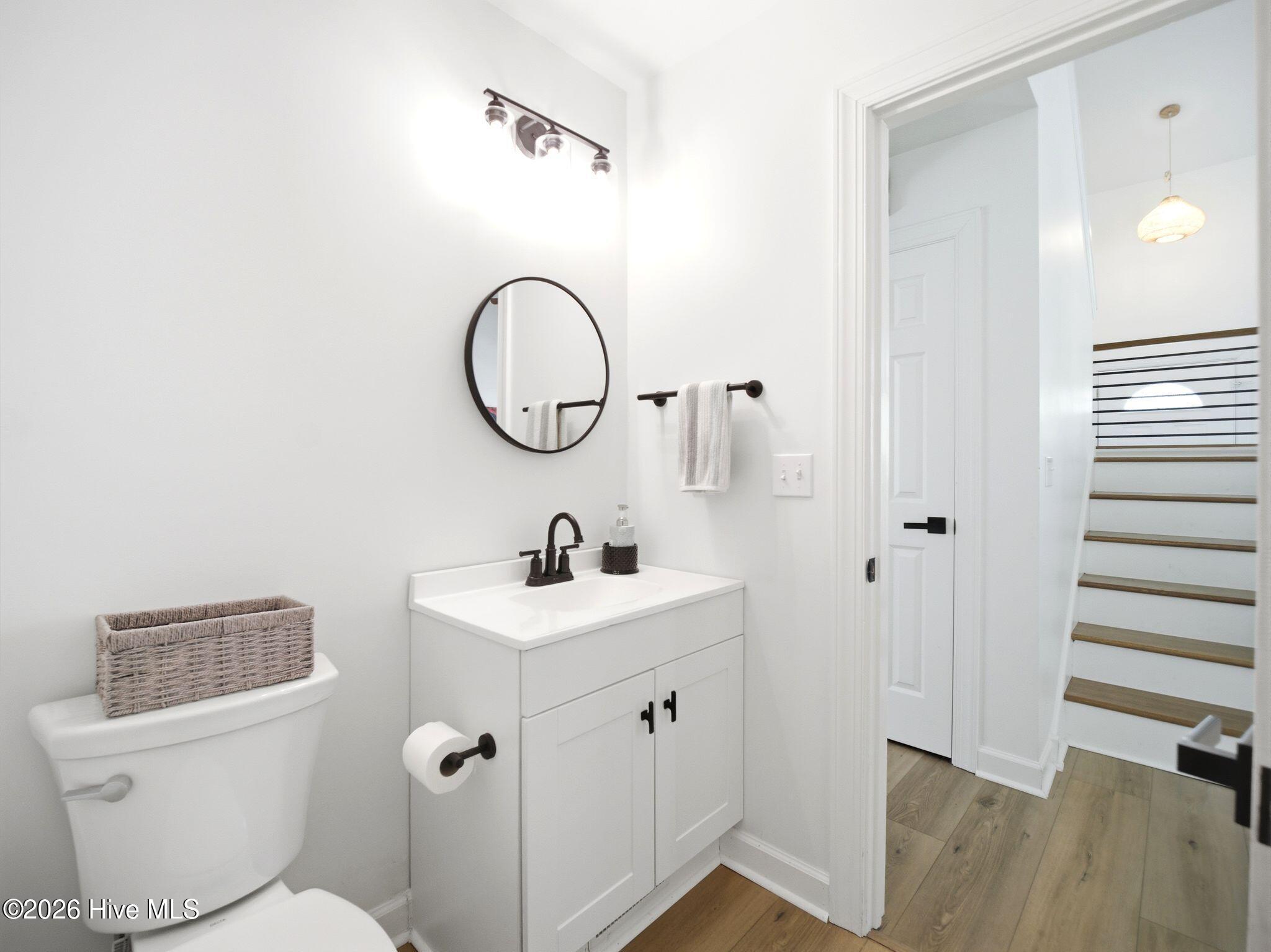 100568966 | Photo 28