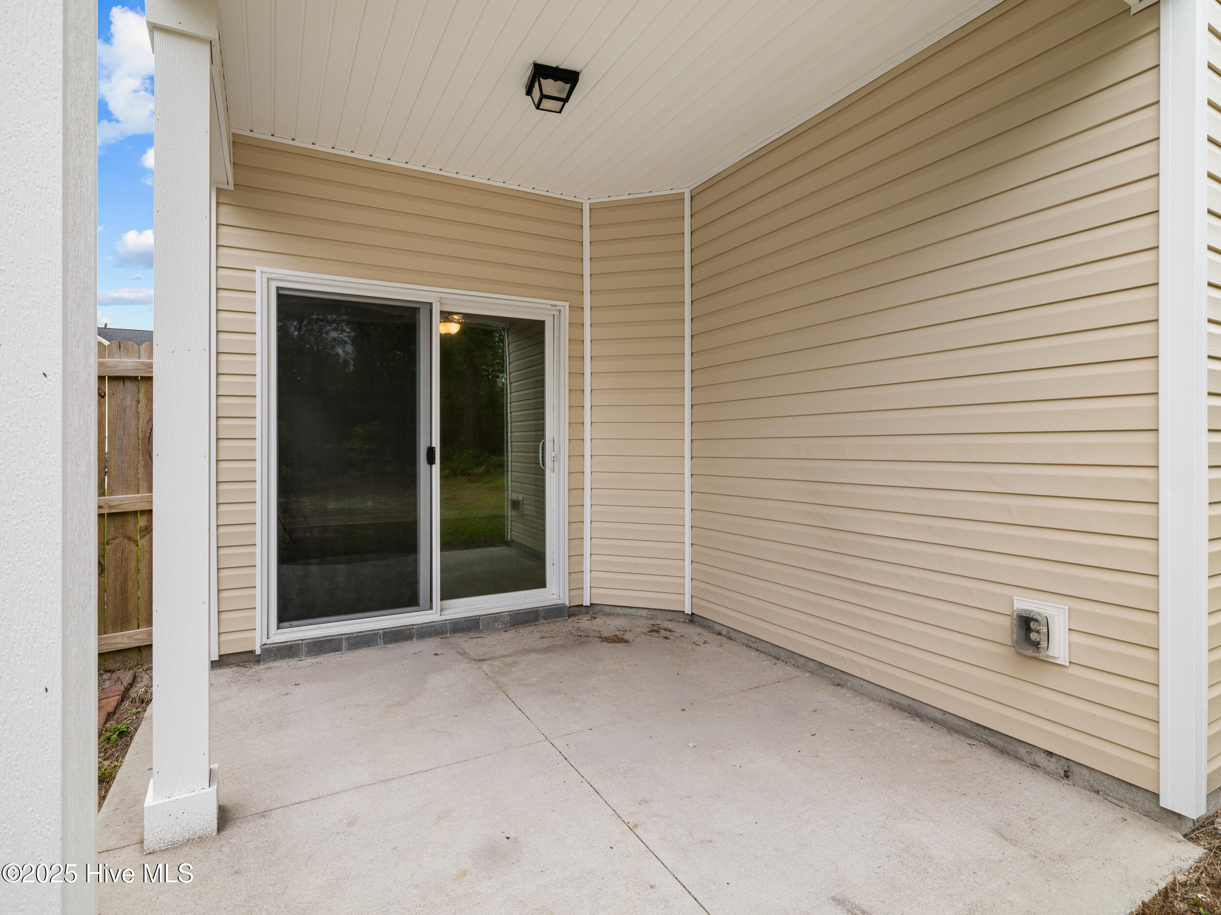 100524411 | Photo 35