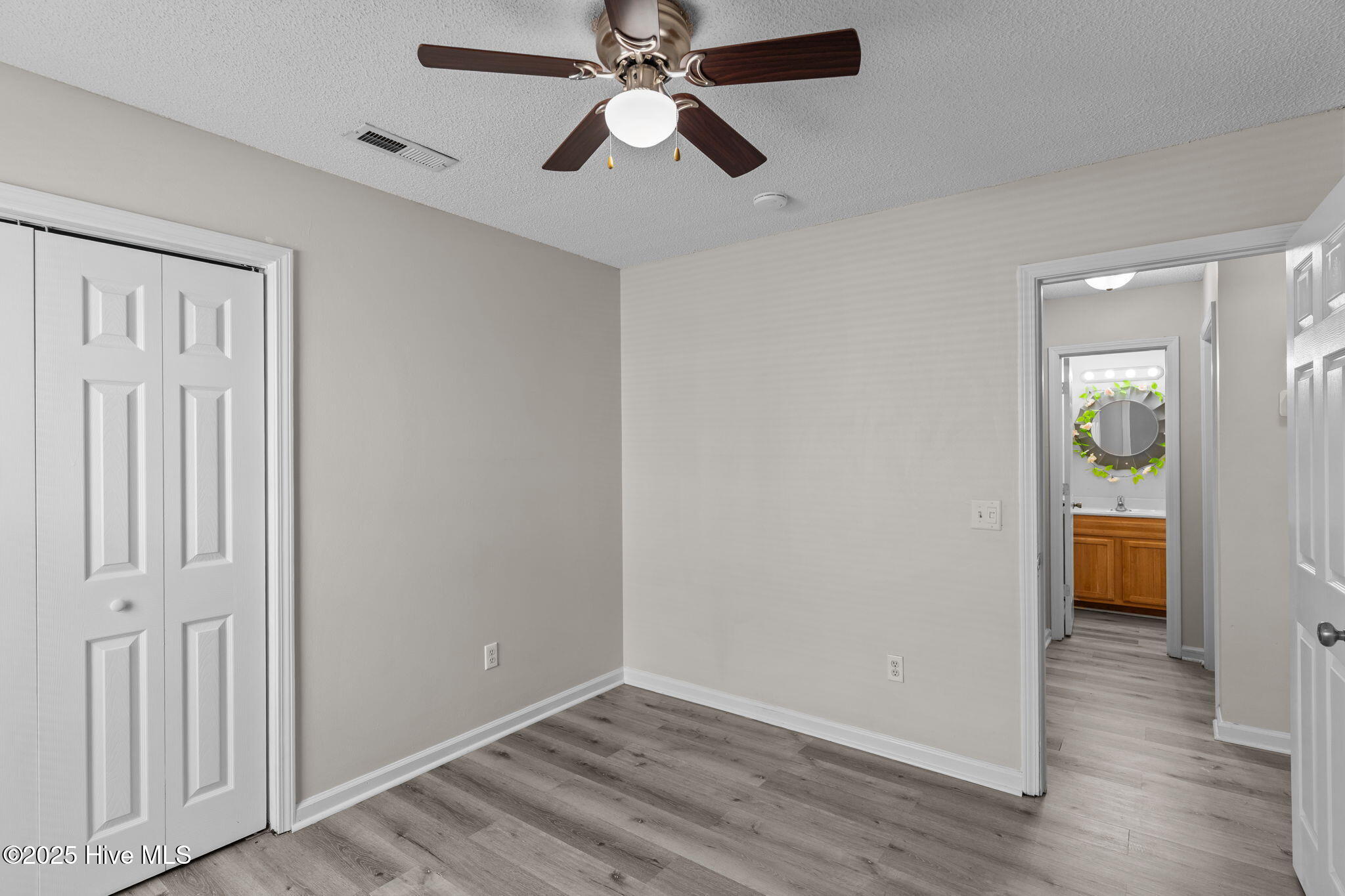 100534233 | Photo 16