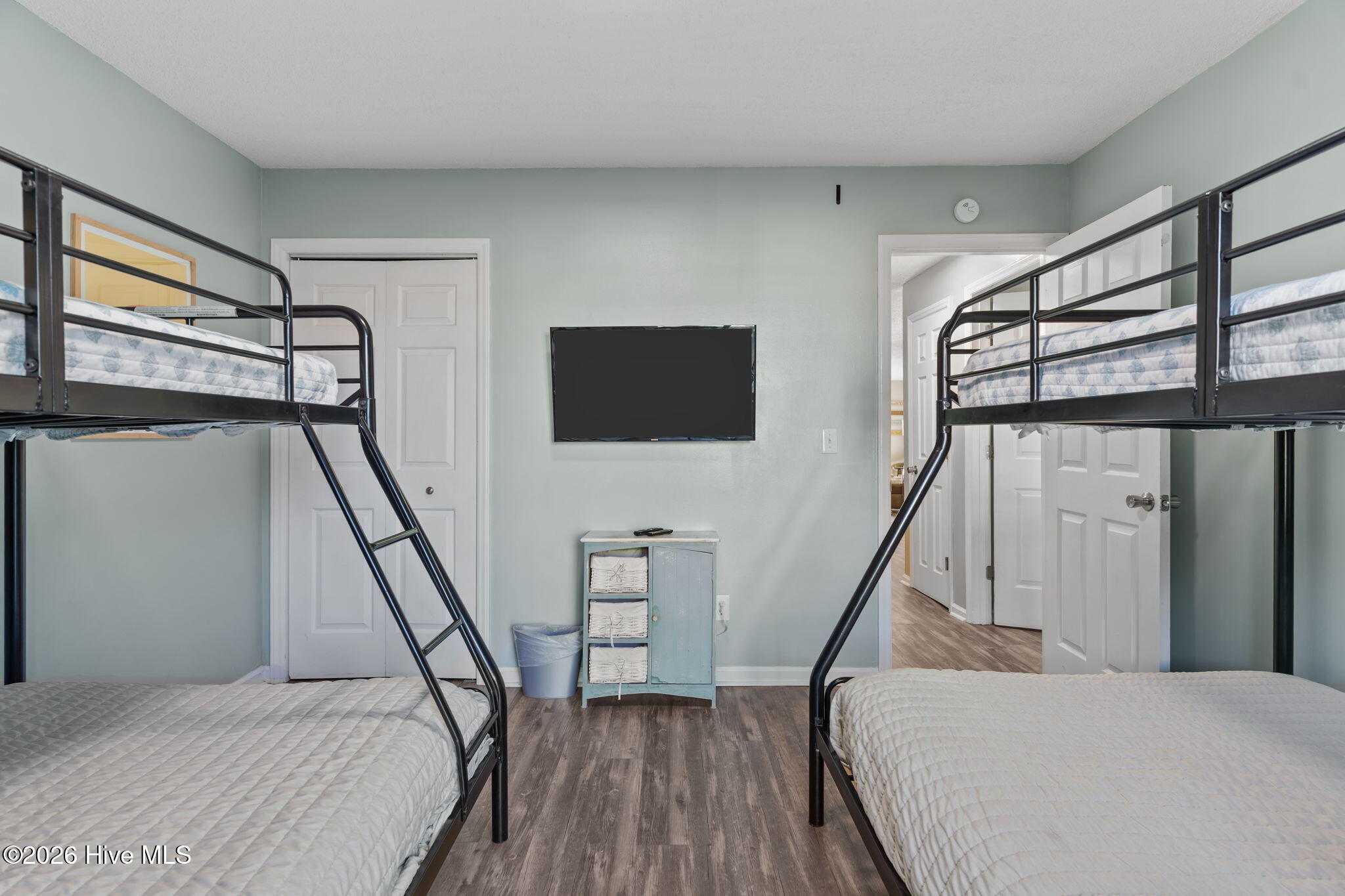 100560937 | Photo 26