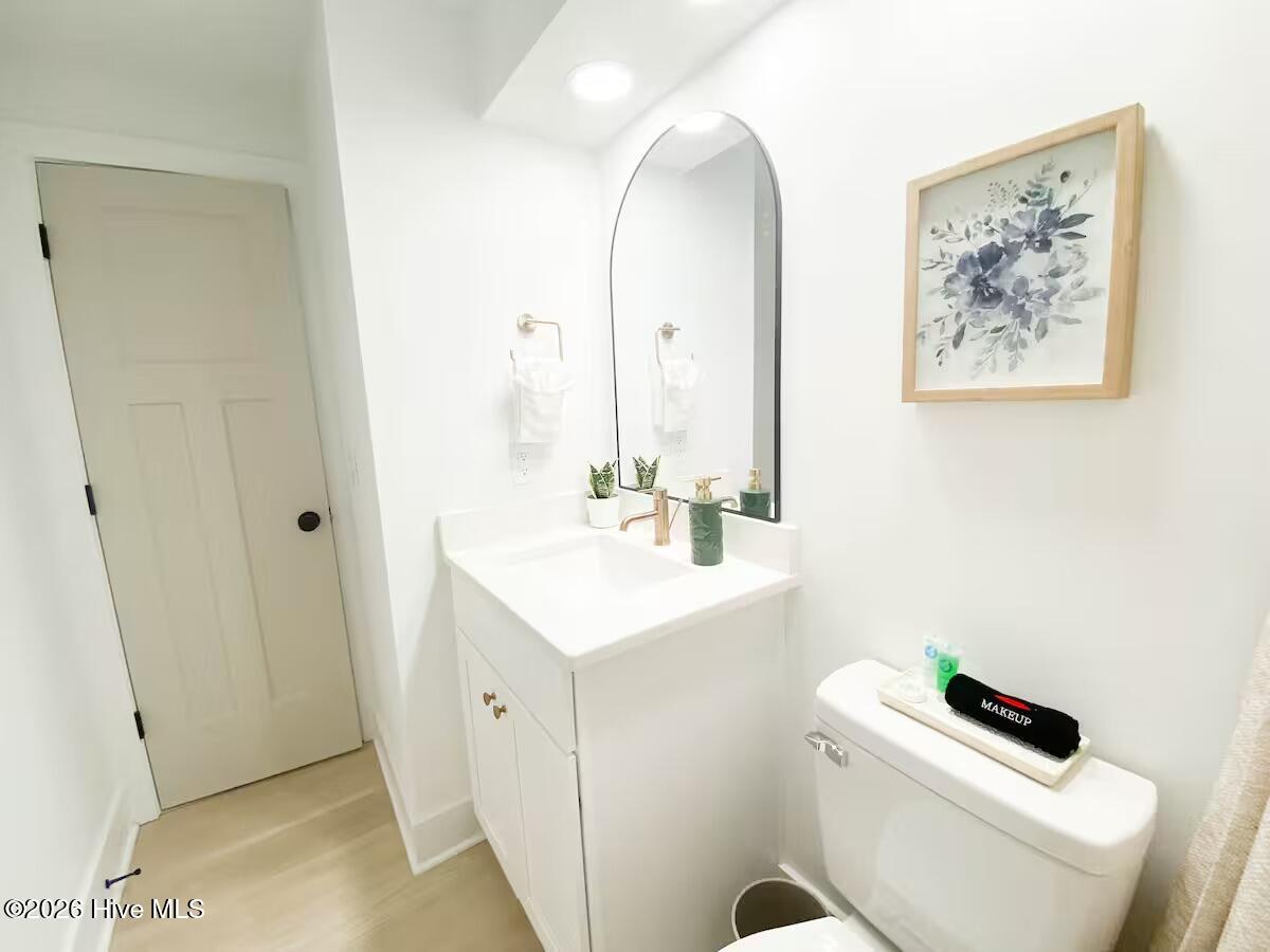 100562681 | Photo 26