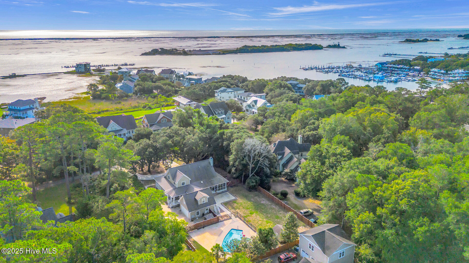 100532167 | Photo 74