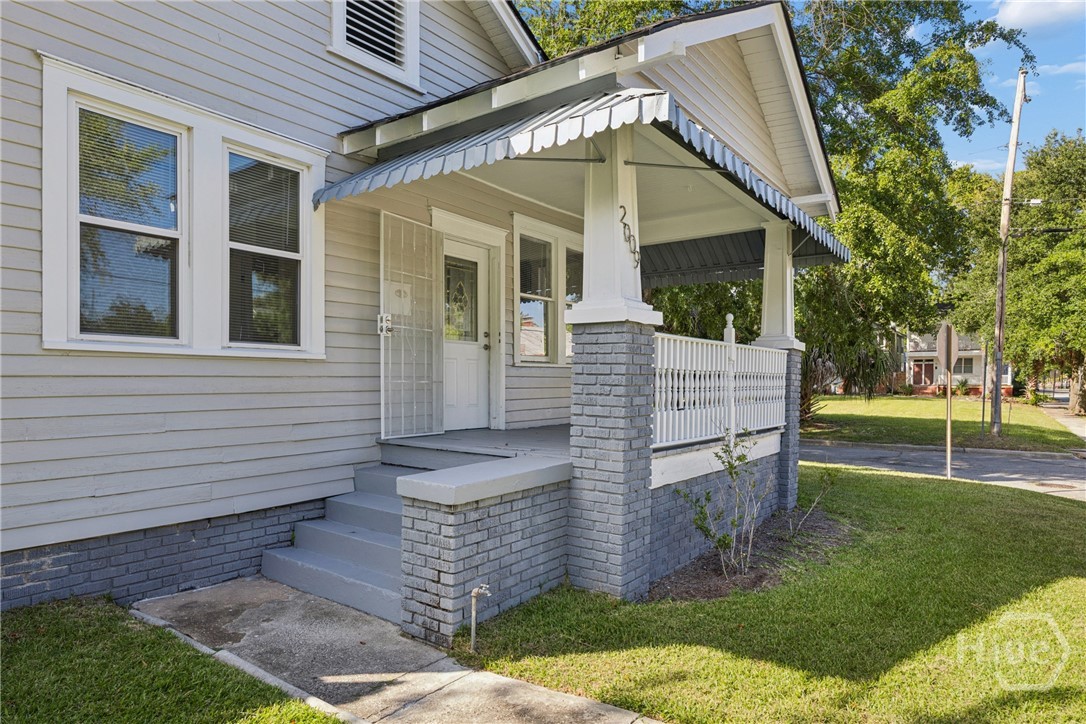 Photo 4 of Single family home for sale at 2009 Atlantic Ave, Savannah, GA 31401 | MLS# SA365726 | Listing updated on 2026-10-06