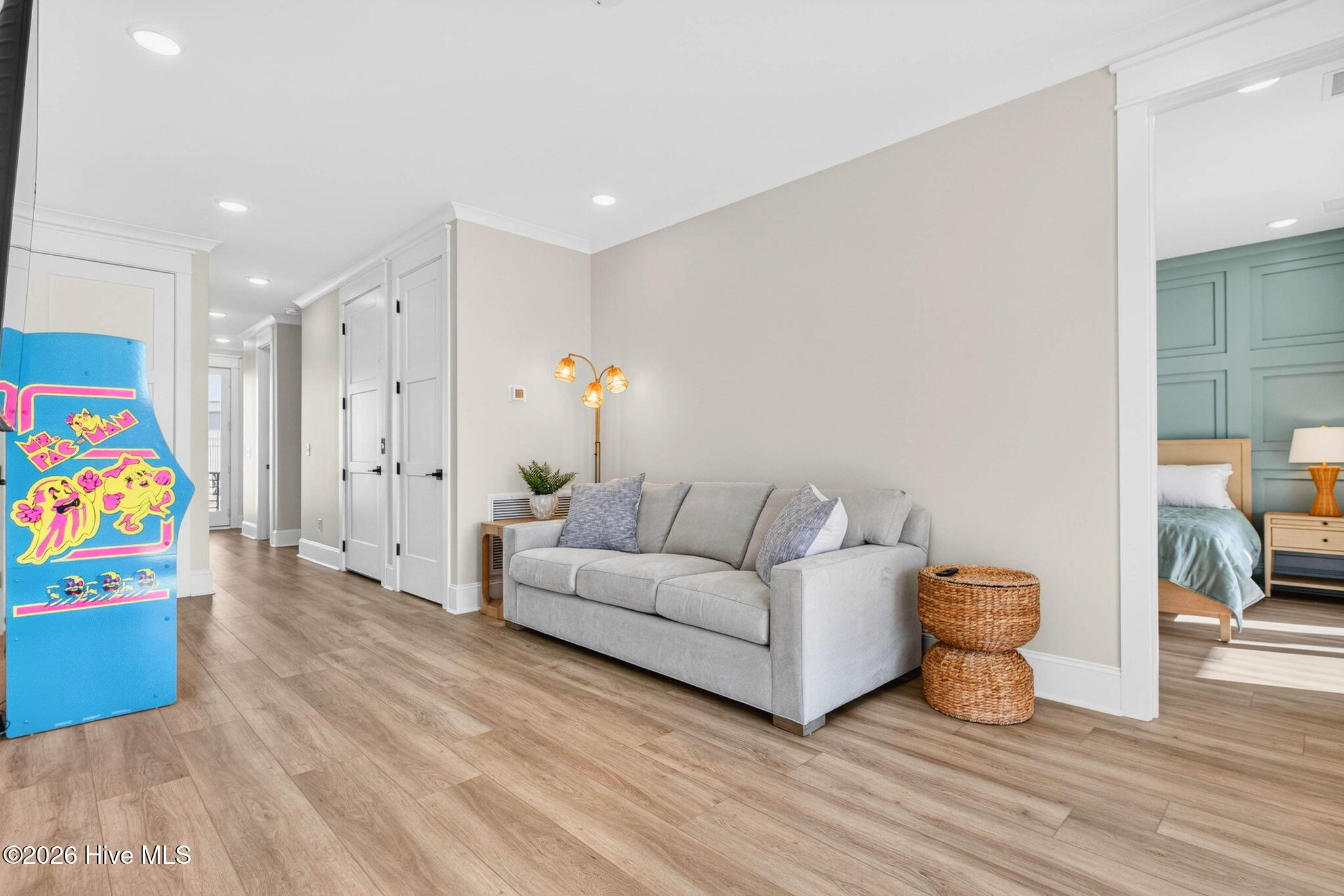 100570262 | Photo 50