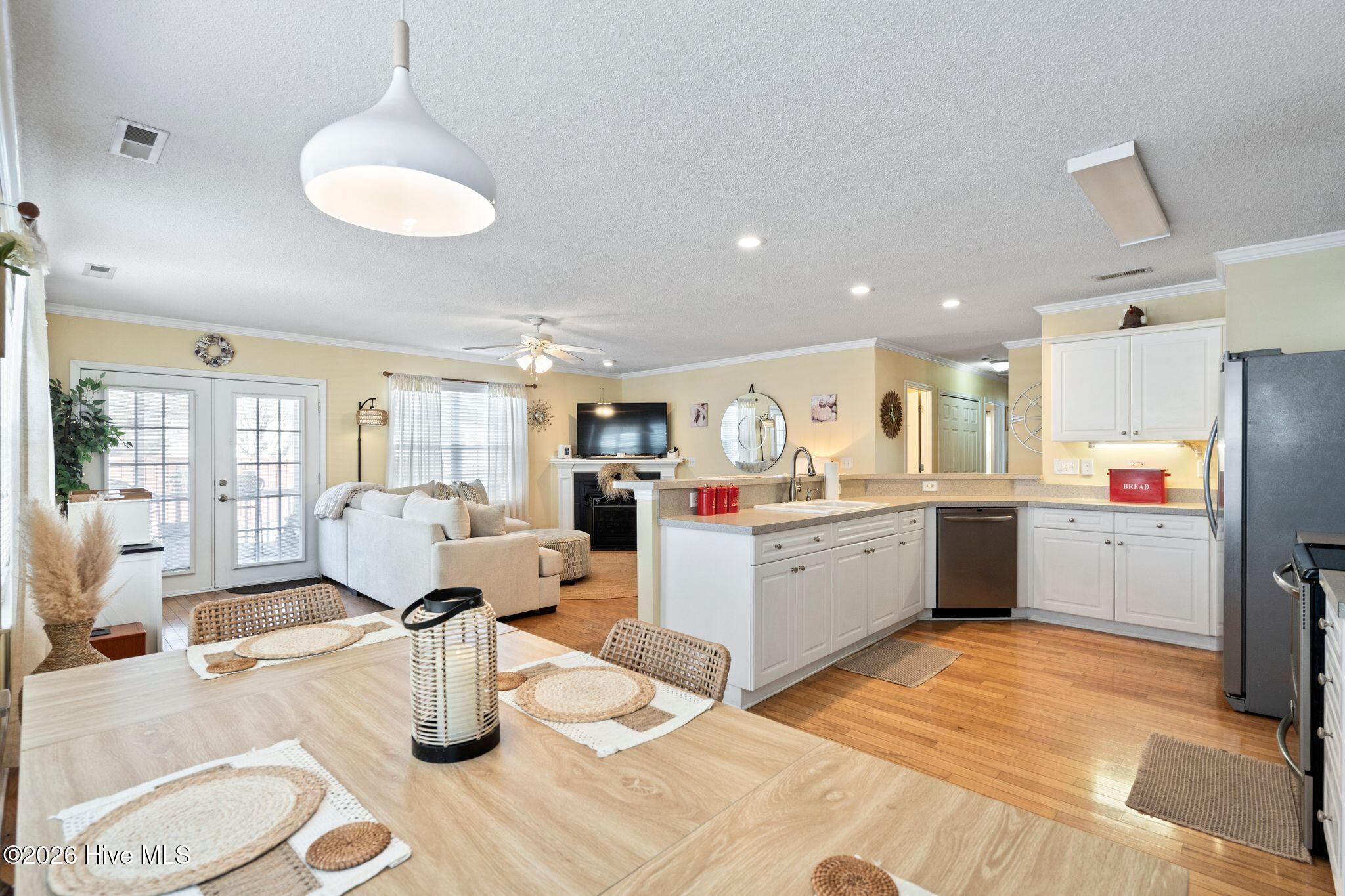 100554747 | Photo 50