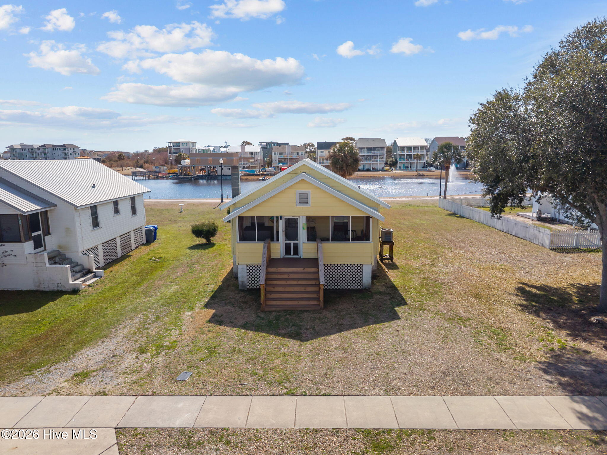 305 Atlanta Avenue, Carolina Beach, NC, 28428