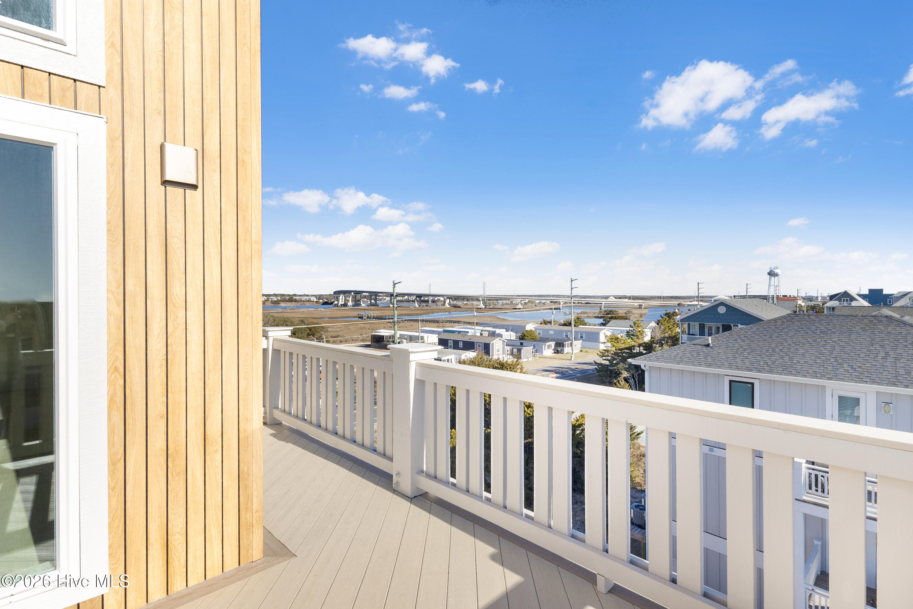 100551953 | Photo 102