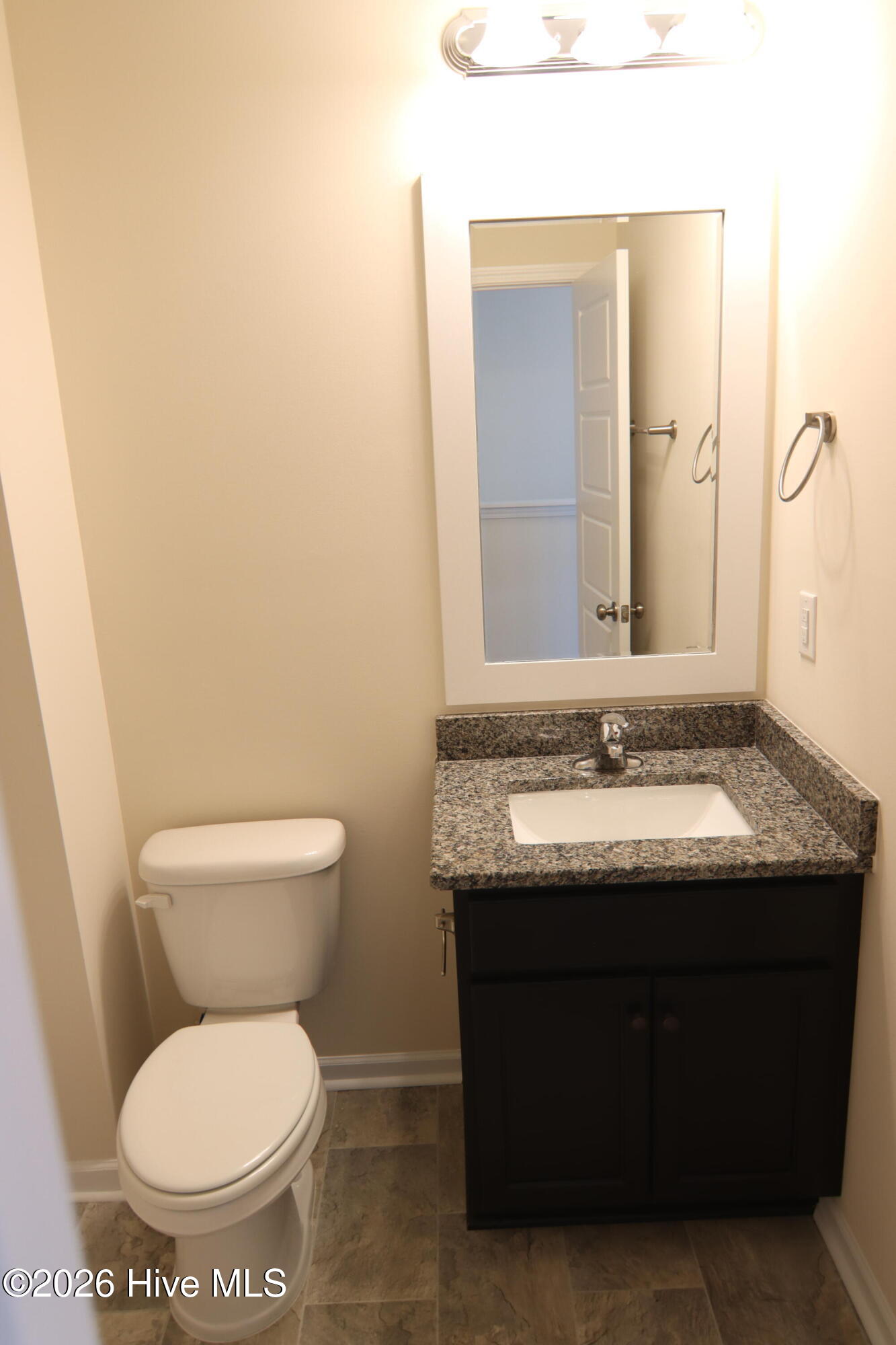 100565825 | Photo 34