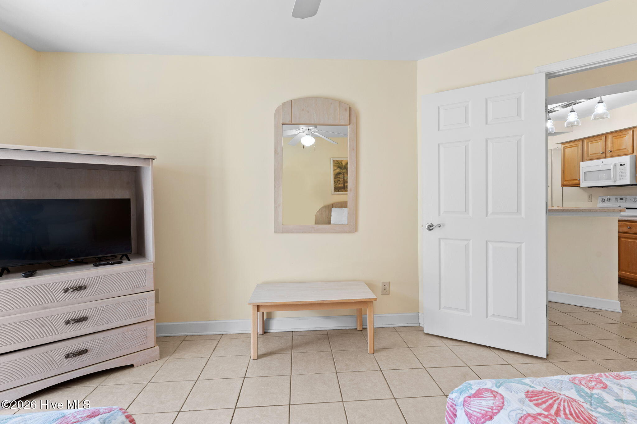 100561971 | Photo 15