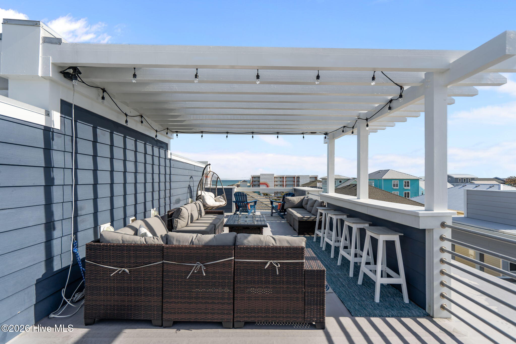 100552743 | Photo 44